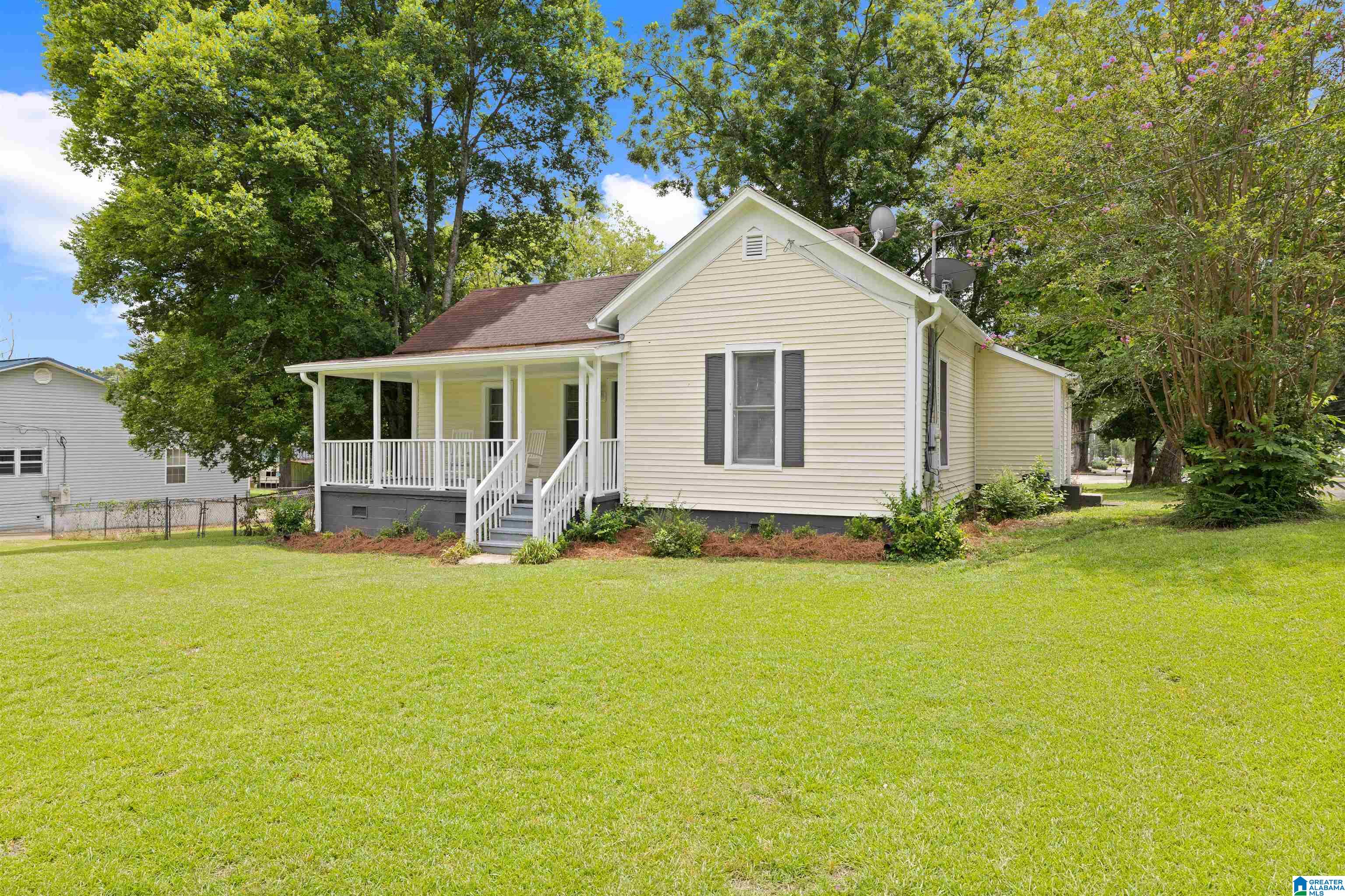 4th image of 189 Center Avenue Nw, Graysville, AL 35073 | MLS# 21458777