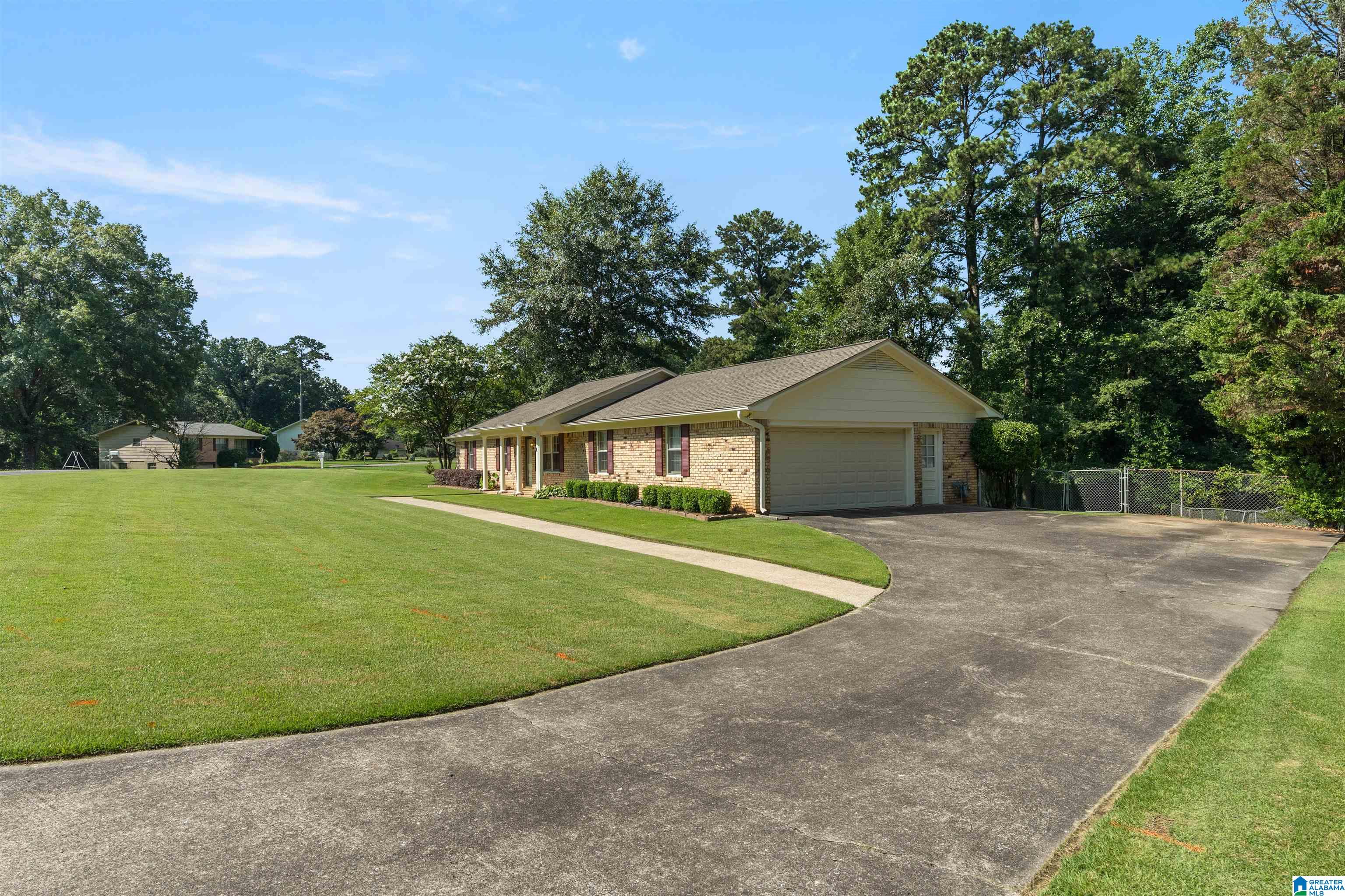 3rd image of 1738 Magnolia Street, Gardendale, AL 35071 | MLS# 21458778