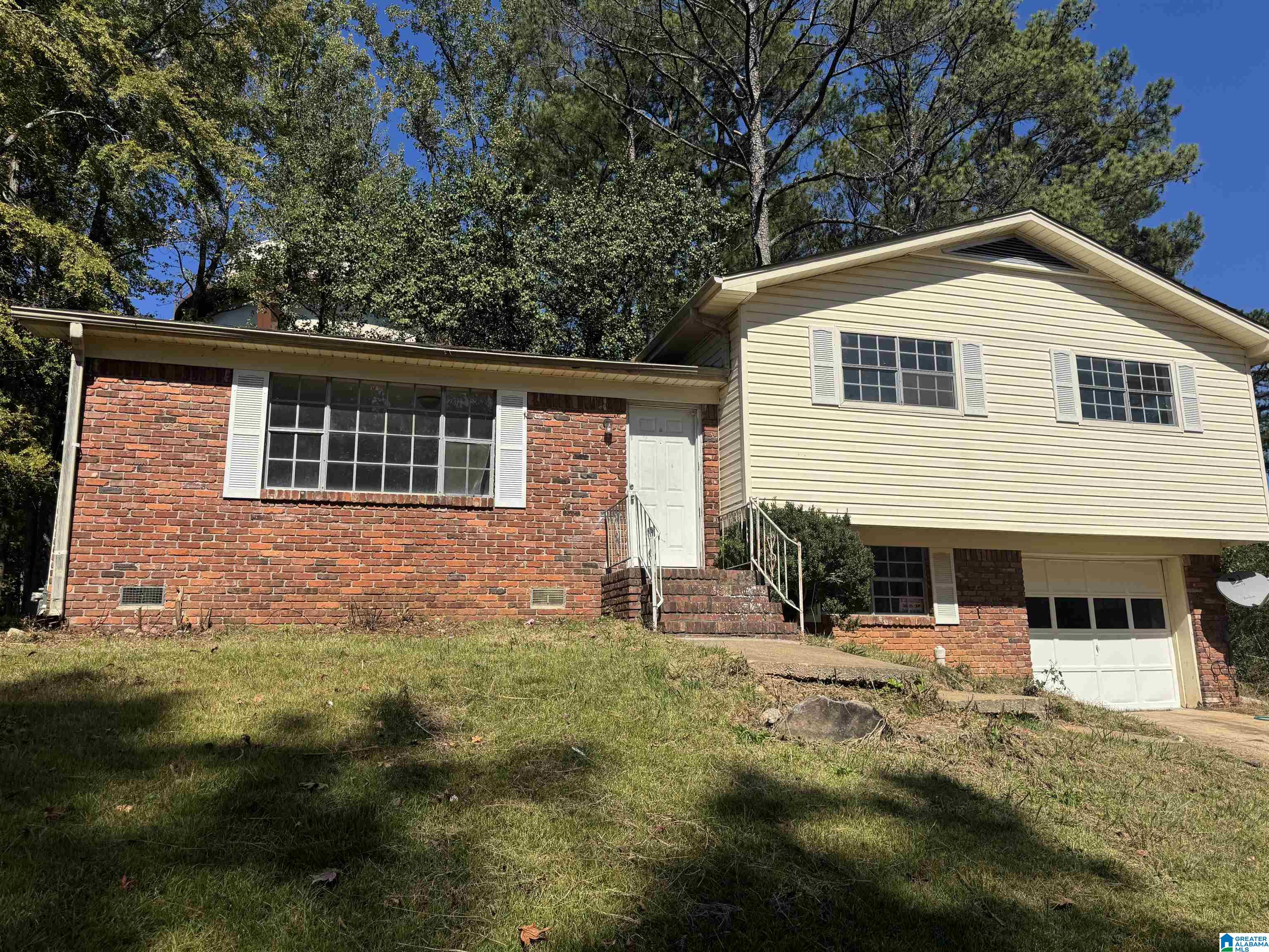 Photo 3 of Single family home for sale at 420 21st Avenue Ne, Center Point, AL 35215 | MLS# 21458874 | Listing updated on 2026-10-15