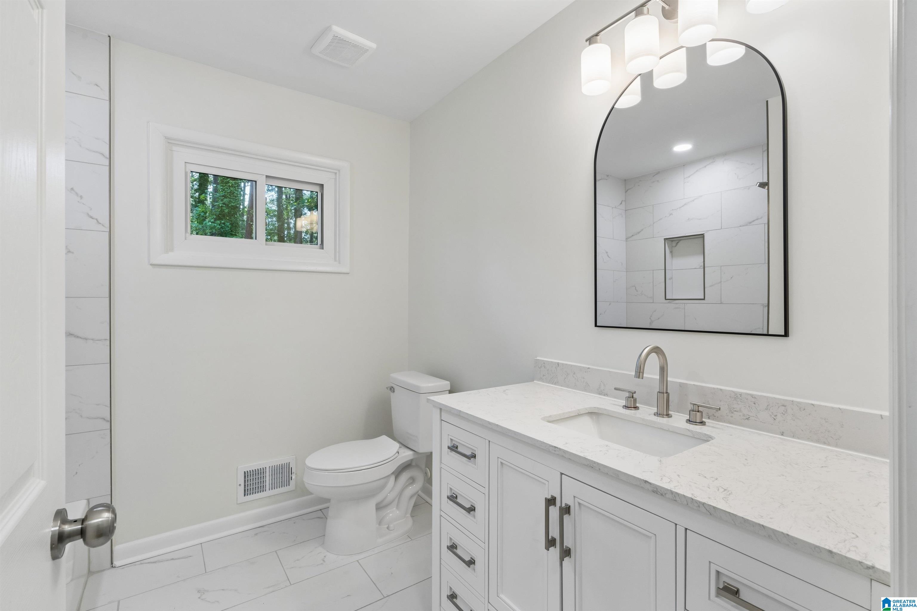Photo 3 of Sale Pending at 308 Killough Dr, Birmingham, AL 35215 | MLS# 21458901 | Listing updated on 2026-08-26