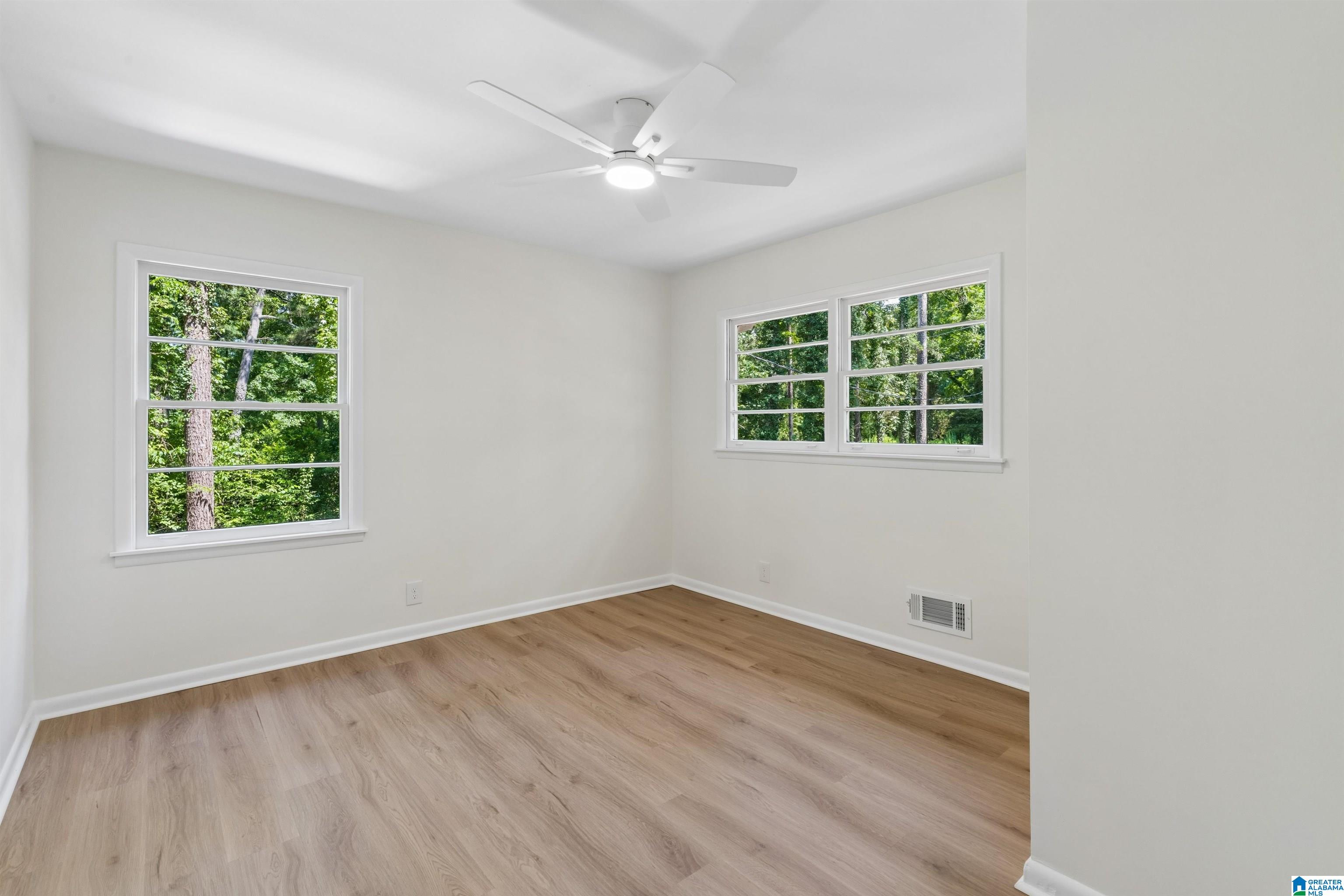Photo 4 of Sale Pending at 308 Killough Dr, Birmingham, AL 35215 | MLS# 21458901 | Listing updated on 2026-08-26