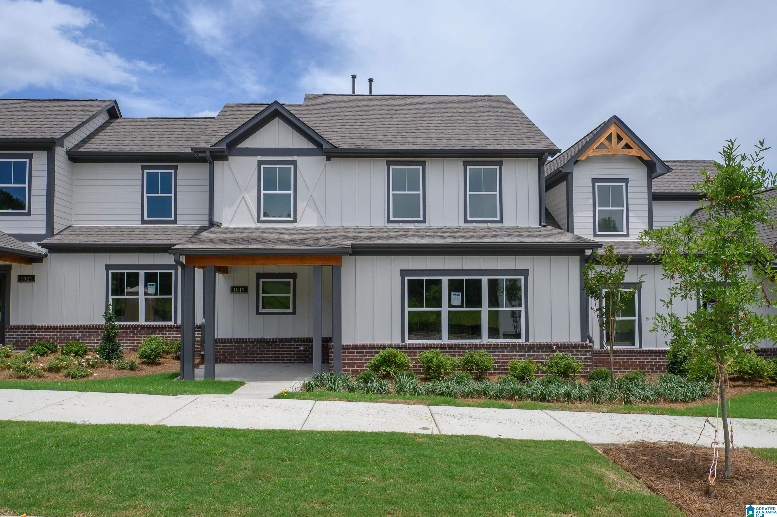 Photo 1 of Townhouse for sale at 1019 Grand River Blvd W, Leeds, AL 35094 | MLS# 21458916 | Listing updated on 2026-09-14