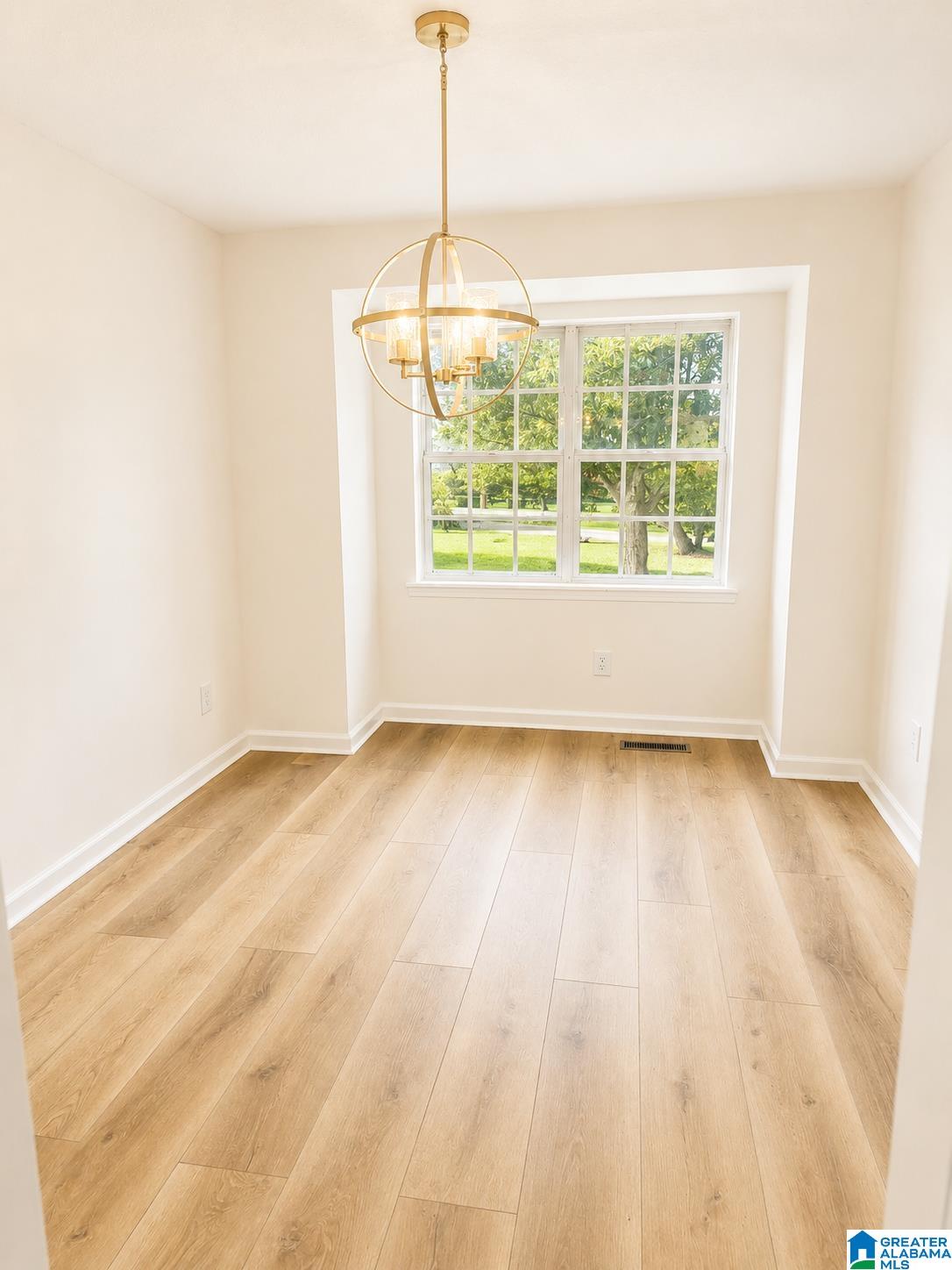 5th image of 209 Oak Dr W, Trussville, AL 35173 | MLS# 21458925