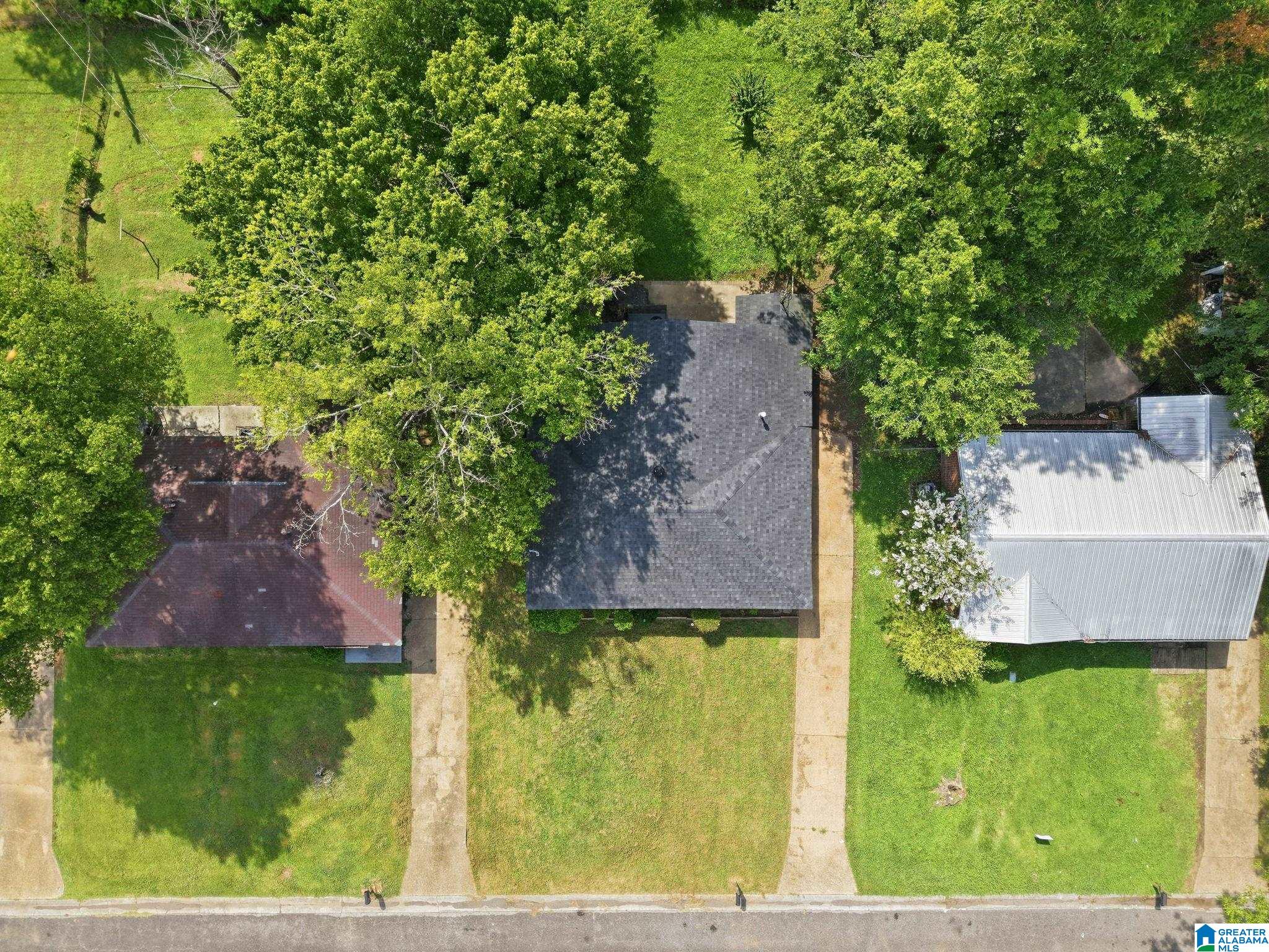 Photo 3 of Sale Pending at 1813 Collier Dr, Birmingham, AL 35228 | MLS# 21458941 | Listing updated on 2026-09-16