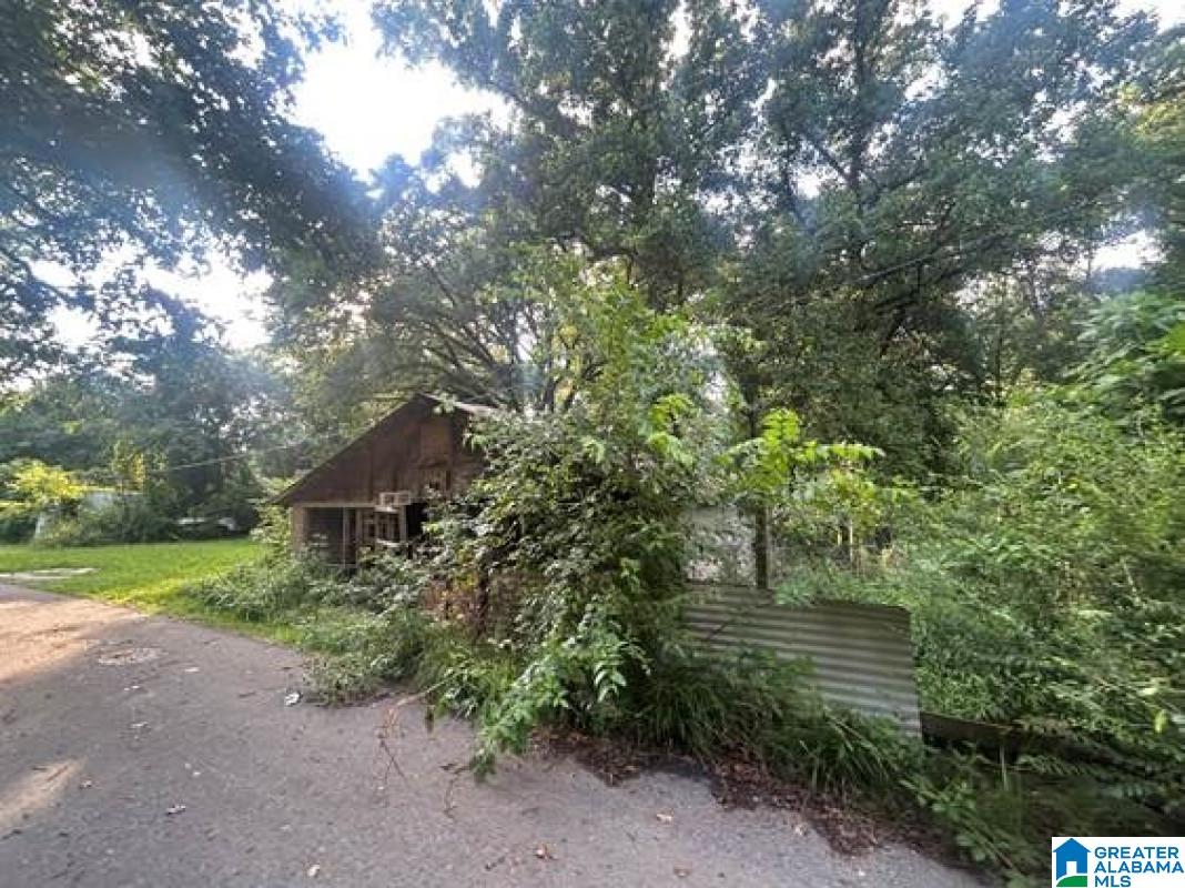 Photo 3 of Single family home for sale at 1208 Century Cir, Mulga, AL 35118 | MLS# 21458982 | Listing updated on 2026-09-03