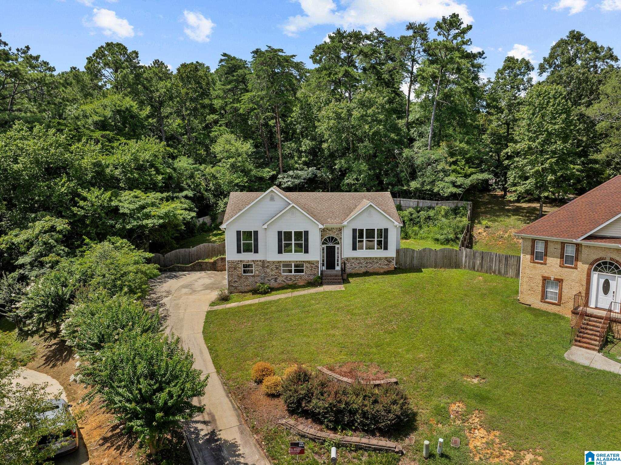 3rd image of 1163 Cameron Cove Circle, Leeds, AL 35094 | MLS# 21459030