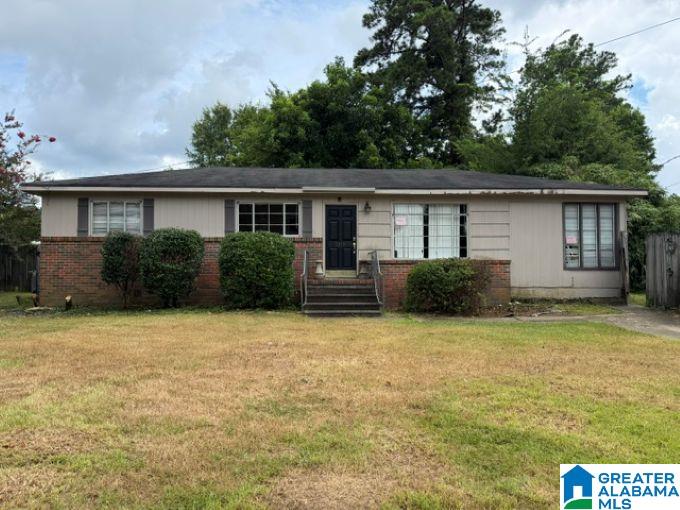 Photo 1 of Sale Pending at 3213 Ridgely Dr, Vestavia, AL 35243 | MLS# 21459075 | Listing updated on 2026-07-24