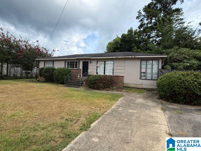 Photo 2 of Sale Pending at 3213 Ridgely Dr, Vestavia, AL 35243 | MLS# 21459075 | Listing updated on 2026-07-24