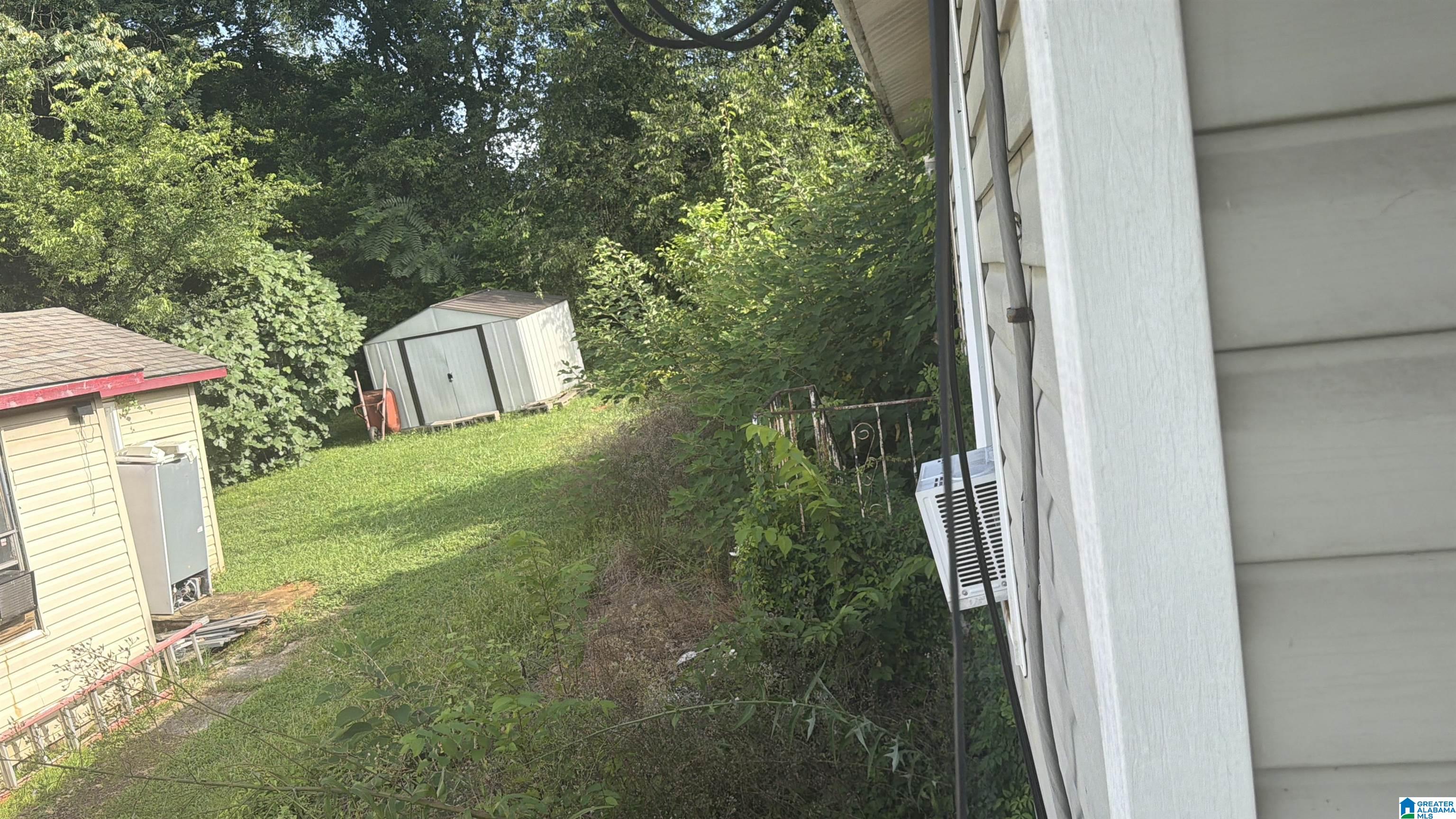 Photo 3 of Single family home for sale at 2013 Northland Ave Sw, Birmingham, AL 35211 | MLS# 21459092 | Listing updated on 2026-07-31