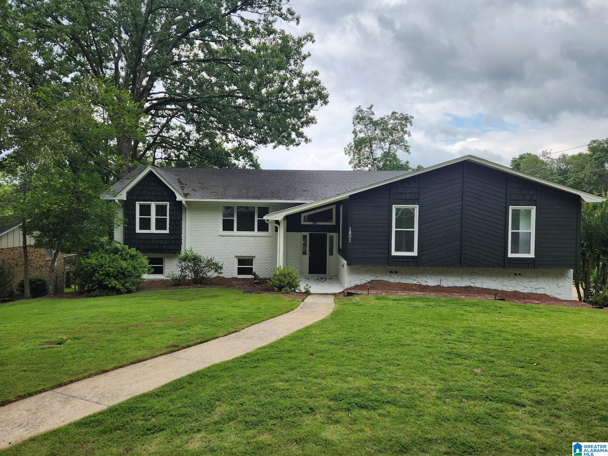 2nd image of 1801 Charlotte Dr, Hoover, AL 35226 | MLS# 21459116