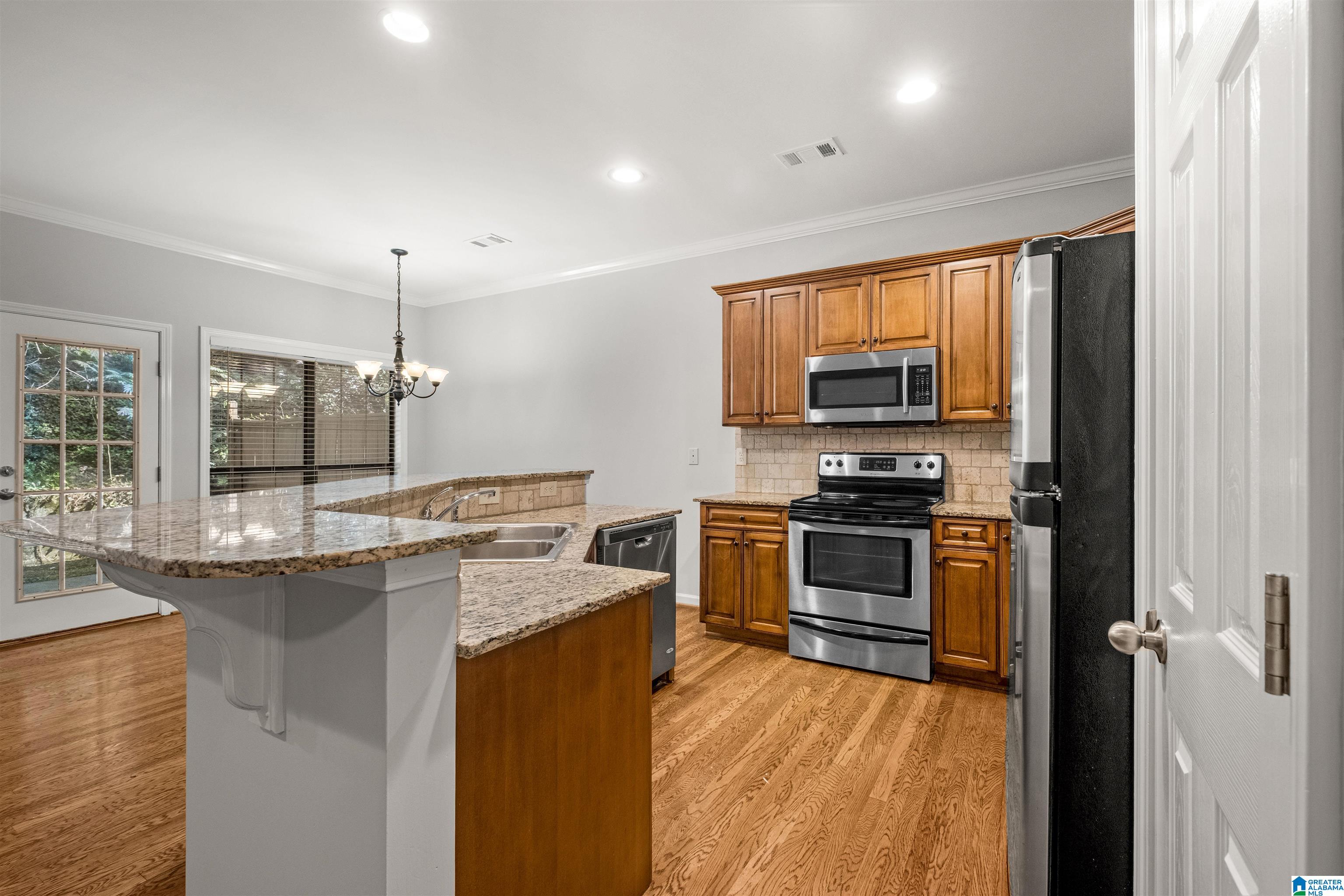 Photo 2 of Townhouse for sale at 316 Amber Ln, Hoover, AL 35226 | MLS# 21459119 | Listing updated on 2026-09-03