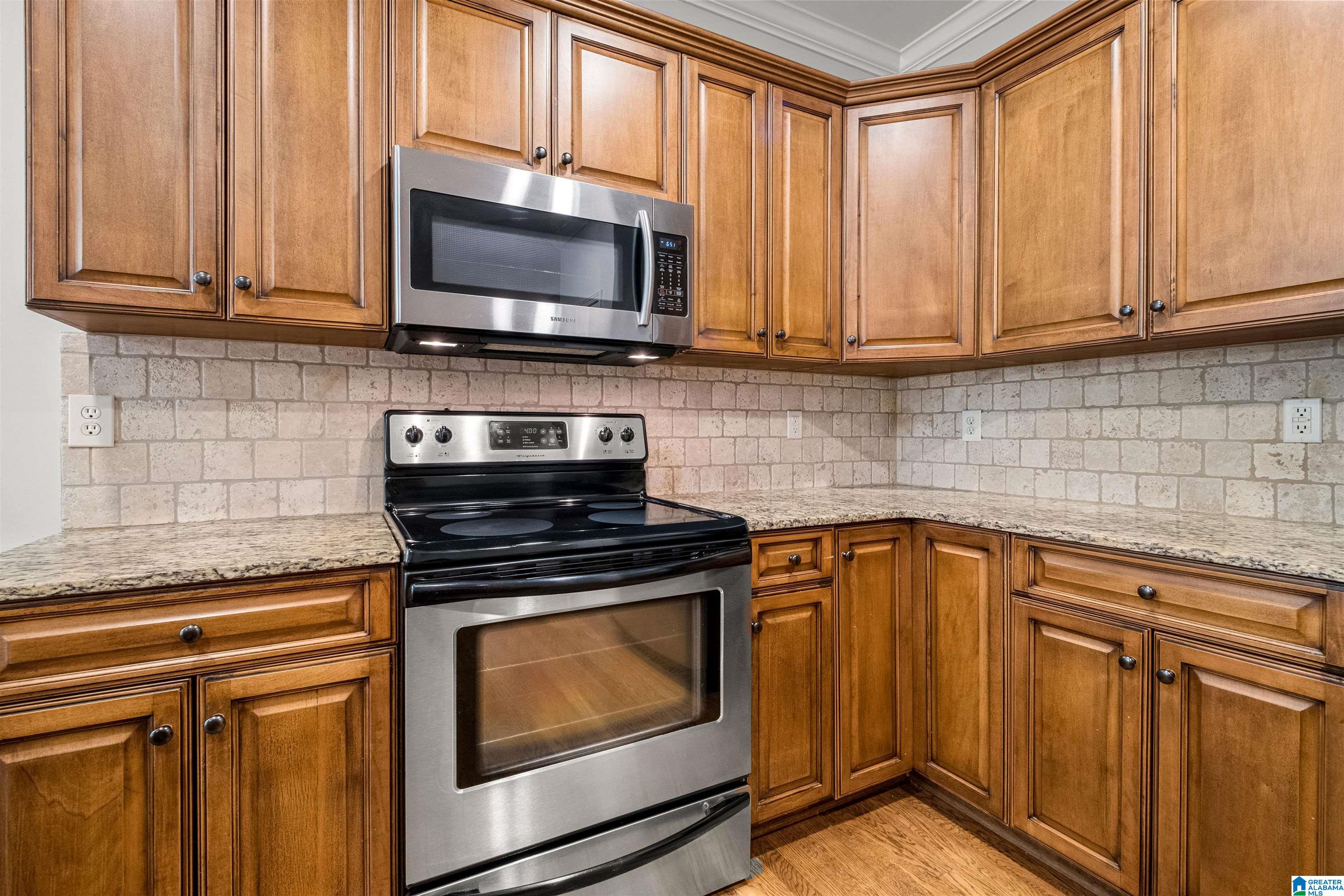 Photo 4 of Townhouse for sale at 316 Amber Ln, Hoover, AL 35226 | MLS# 21459119 | Listing updated on 2026-09-03