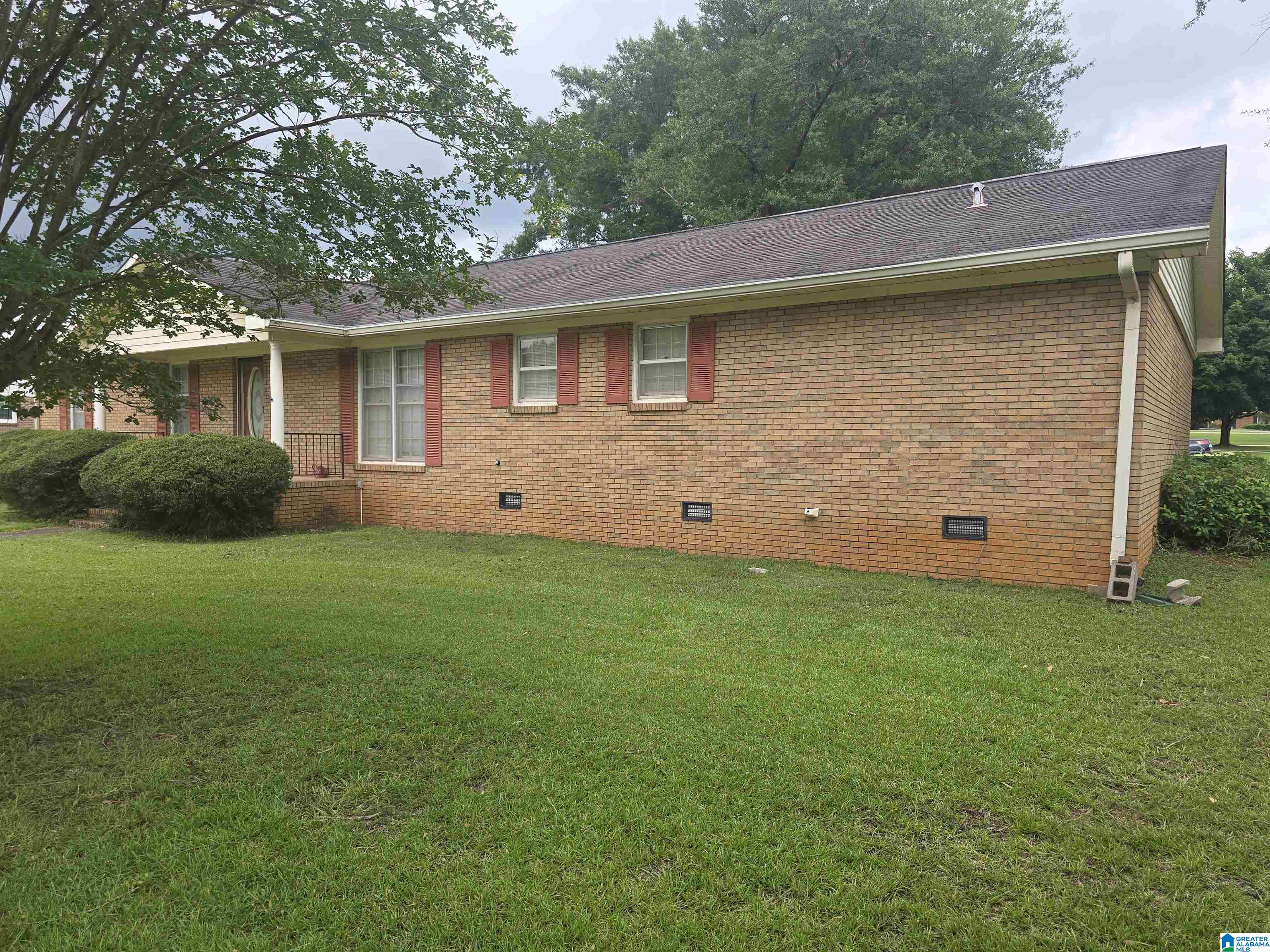 2nd image of 802 Sedgefield Lane, Sylacauga, AL 35150 | MLS# 21459122