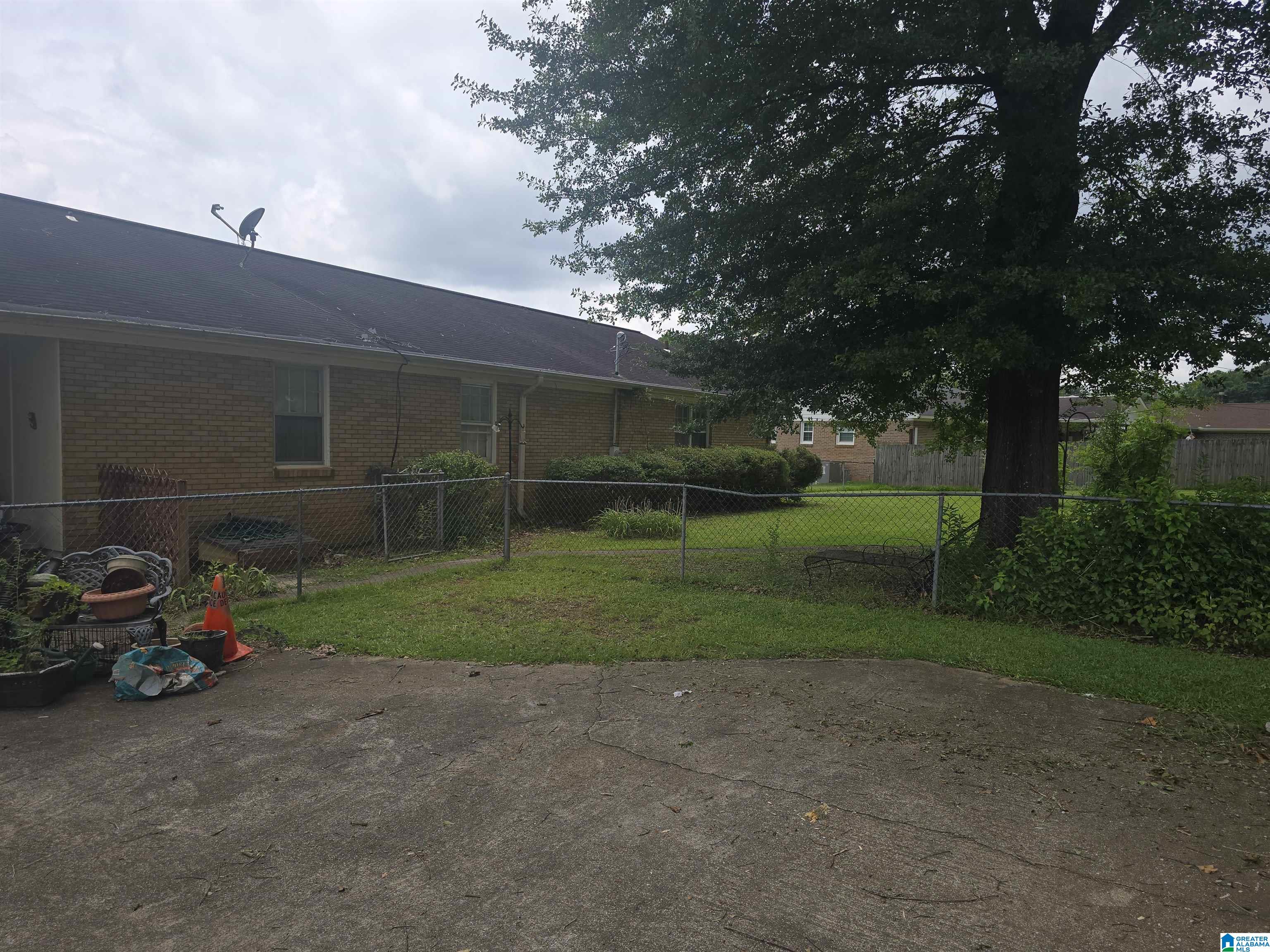 Photo 3 of Single family home for sale at 802 Sedgefield Ln, Sylacauga, AL 35150 | MLS# 21459122 | Listing updated on 2026-09-21
