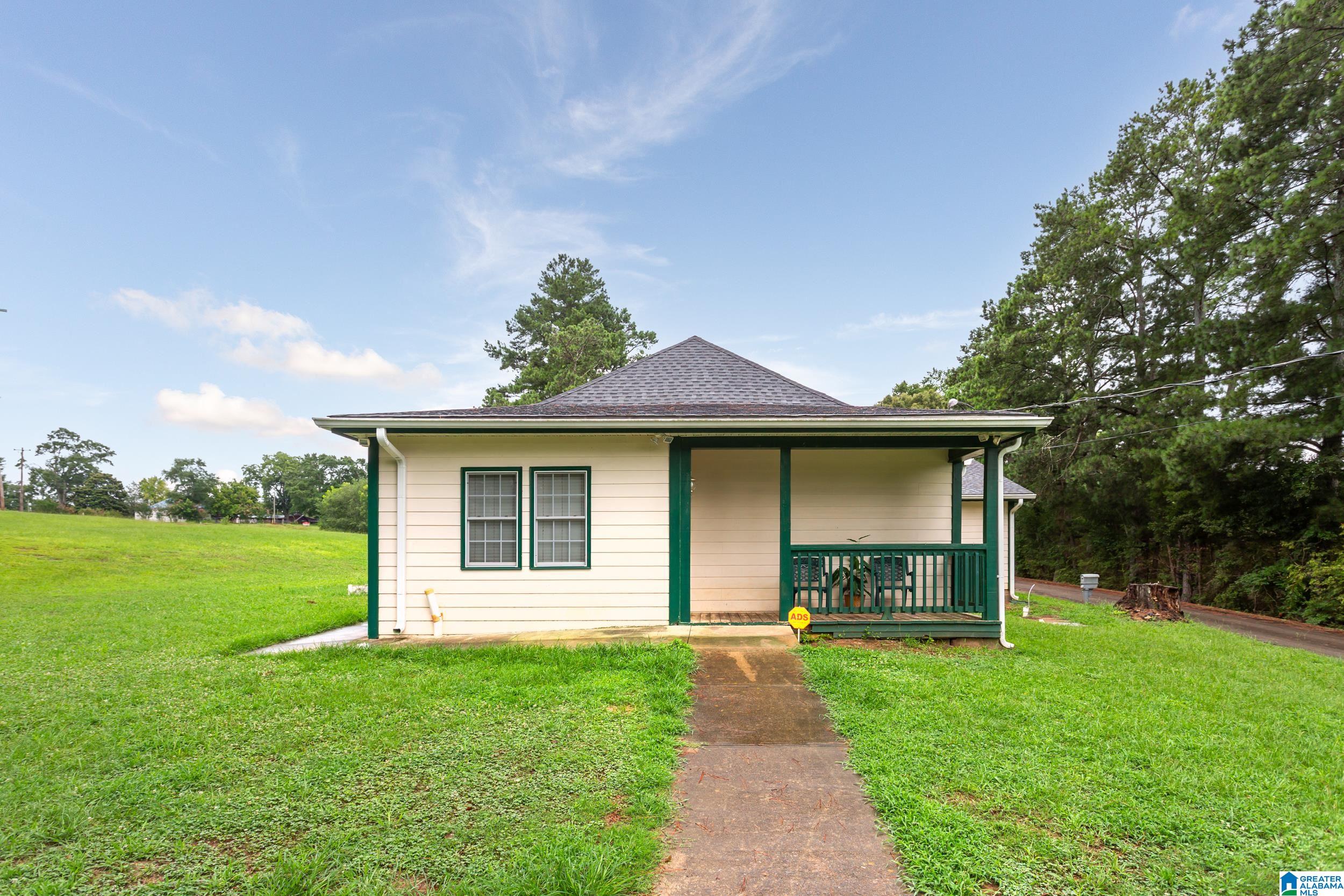 3rd image of 31 Needham Dr, Piedmont, AL 36272 | MLS# 21459129