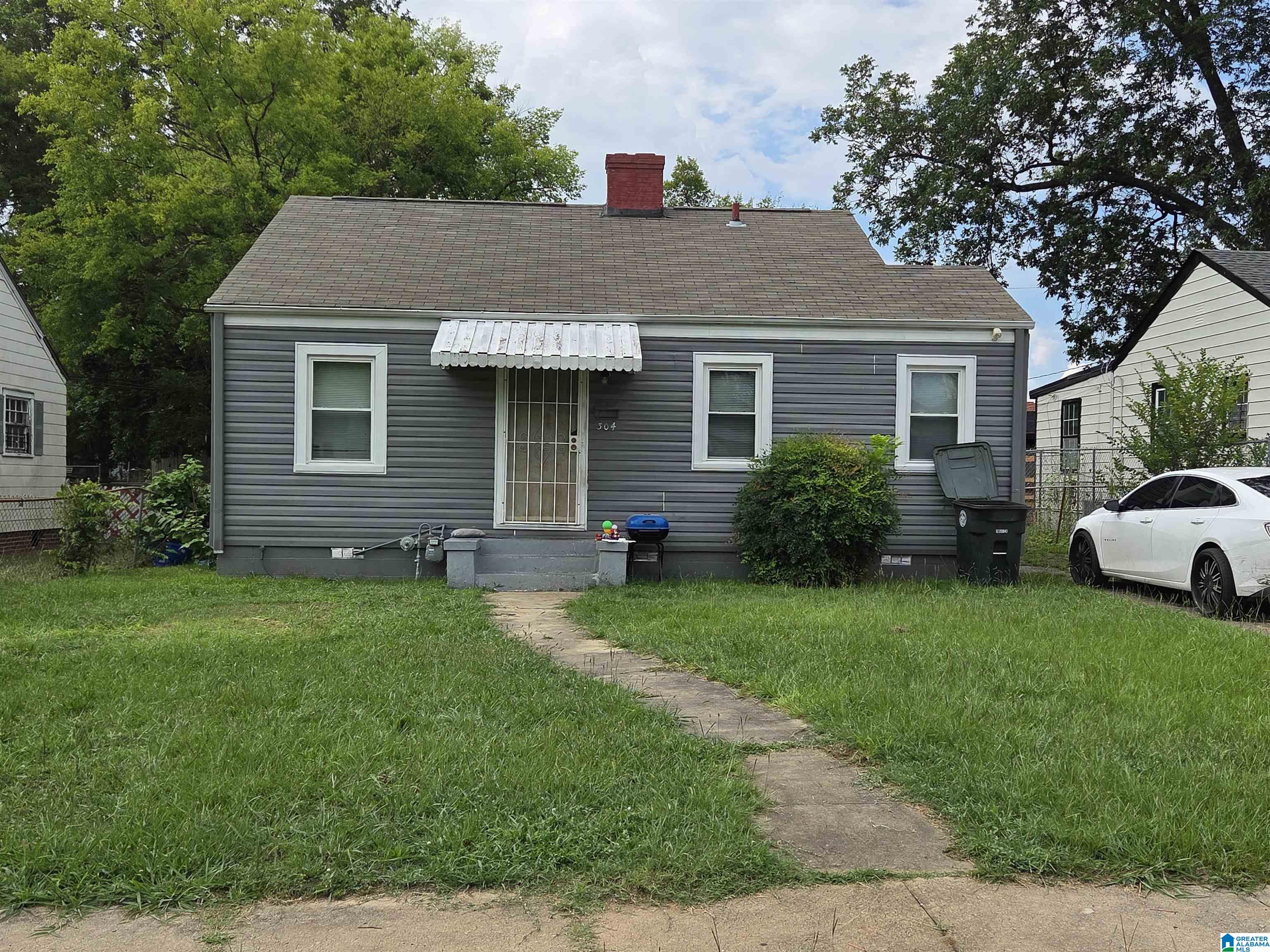 Photo 1 of Single family home for sale at 304 4th Court W, Birmingham, AL 35204 | MLS# 21459132 | Listing updated on 2026-07-30