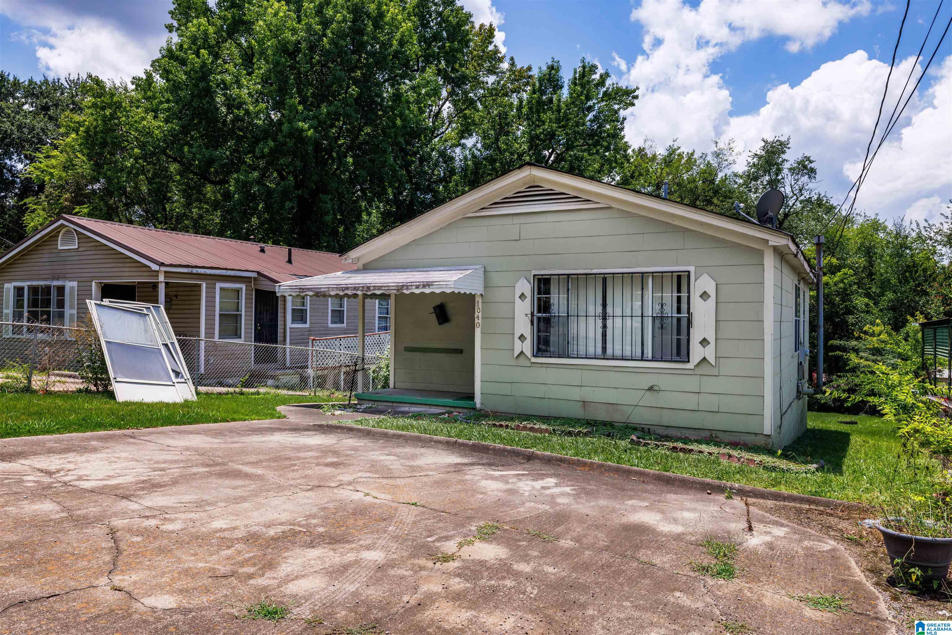 Photo 1 of Single family home for sale at 1040 6th Street W, Birmingham, AL 35204 | MLS# 21459177 | Listing updated on 2026-08-19