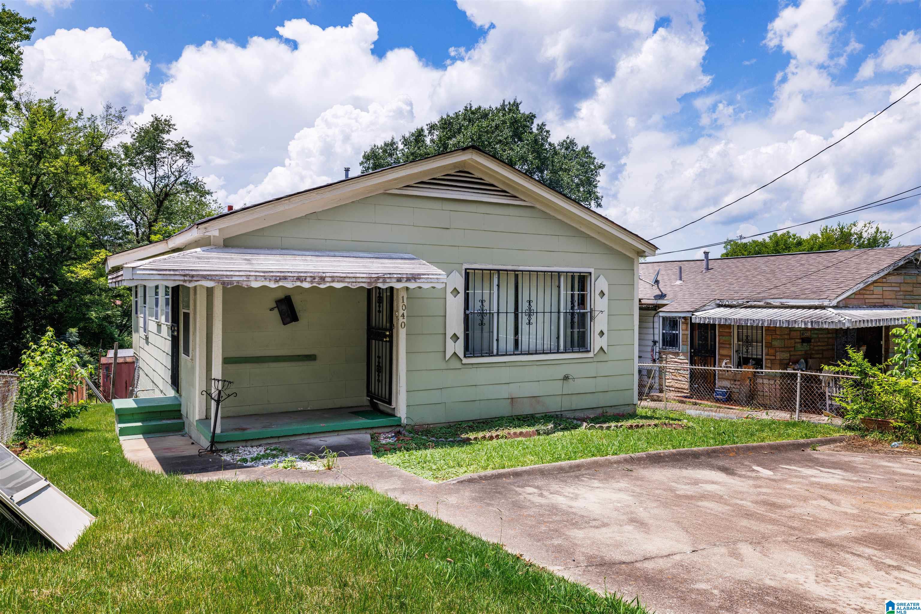 Photo 2 of Single family home for sale at 1040 6th Street W, Birmingham, AL 35204 | MLS# 21459177 | Listing updated on 2026-08-19