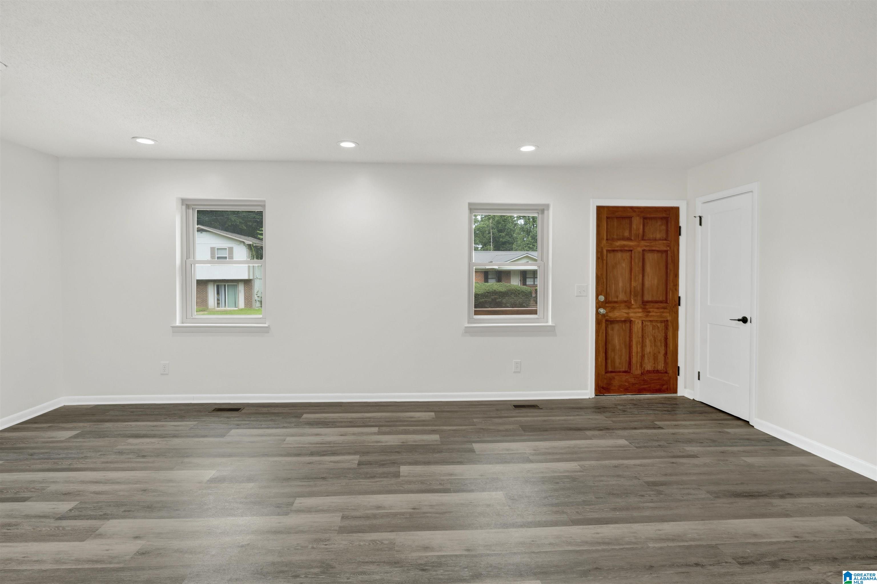 3rd image of 329 2Nd Avenue S, Pleasant Grove, AL 35127 | MLS# 21459199