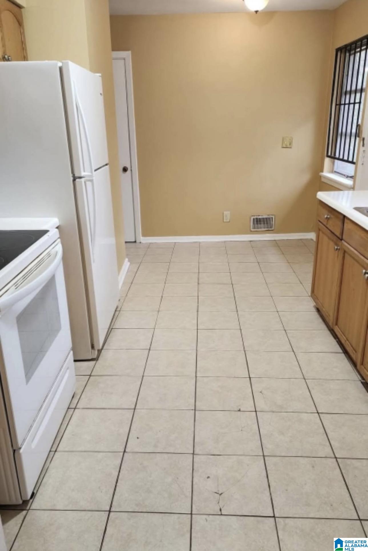 6th image of 712 Oakland Dr, Fairfield, AL 35064 | MLS# 21459206