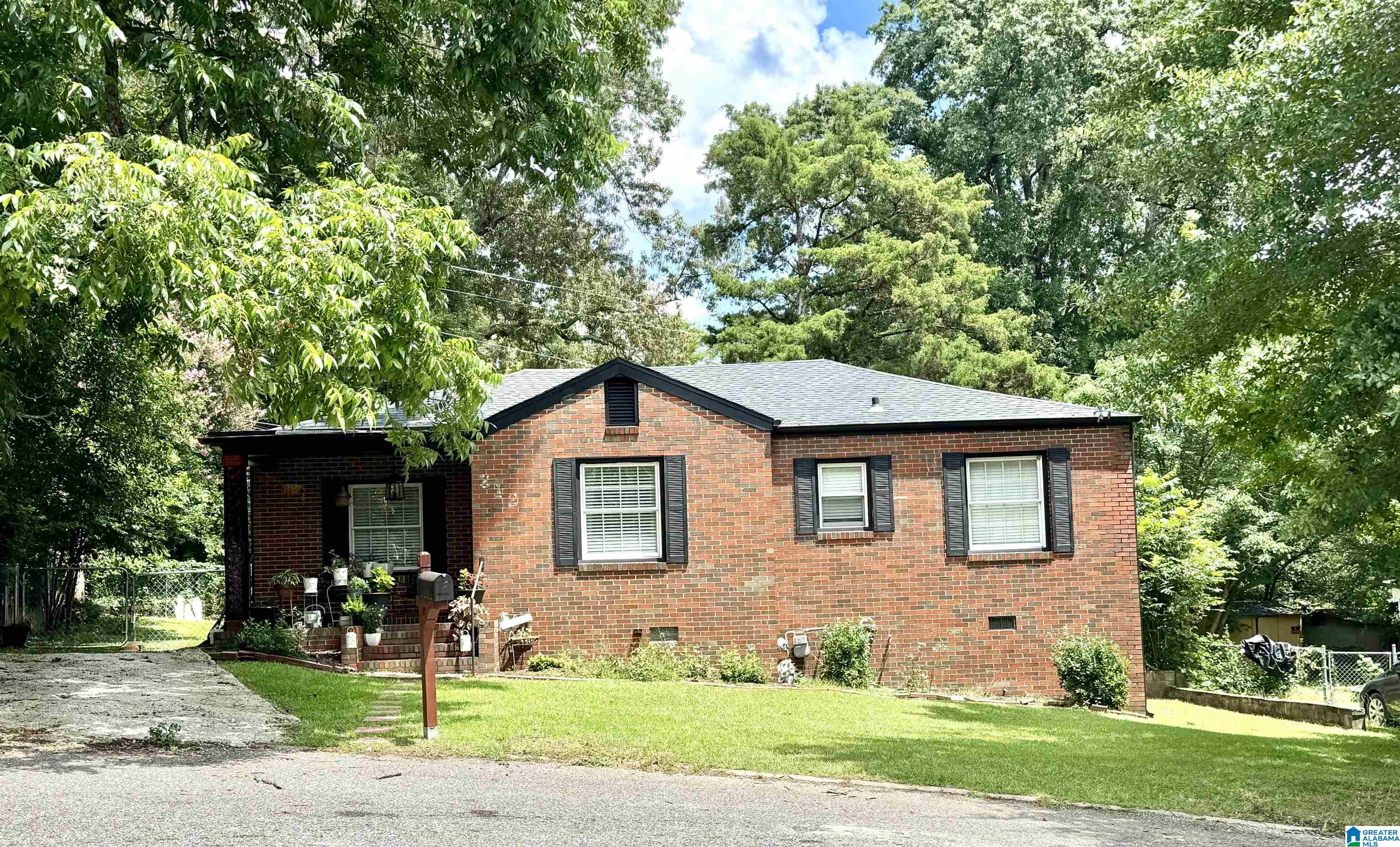 19th image of 212 Lee Dr, Sylacauga, AL 35150 | MLS# 21459232