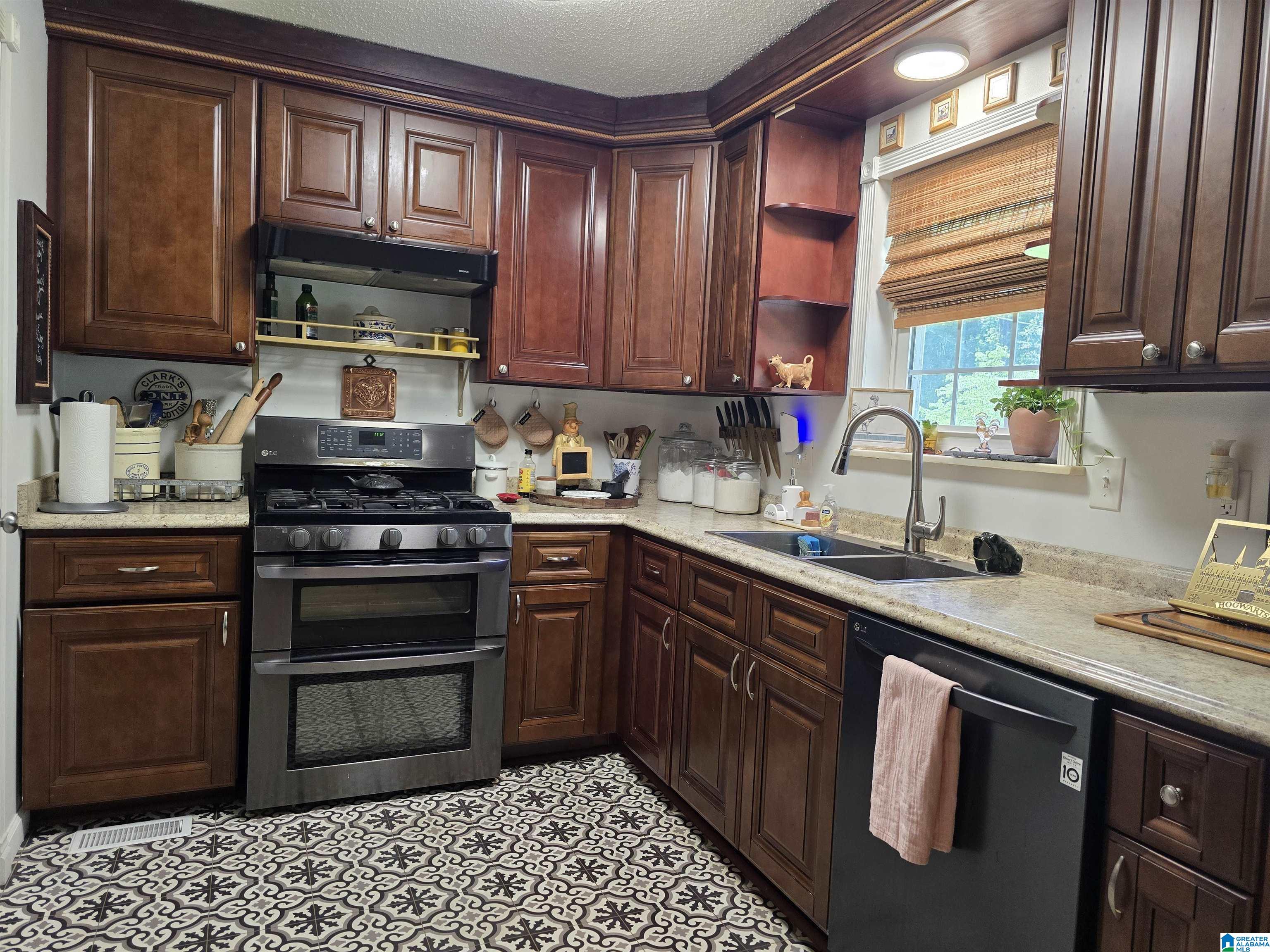 3rd image of 3878 Lake Hill Dr, Gadsden, AL 35907 | MLS# 21459238