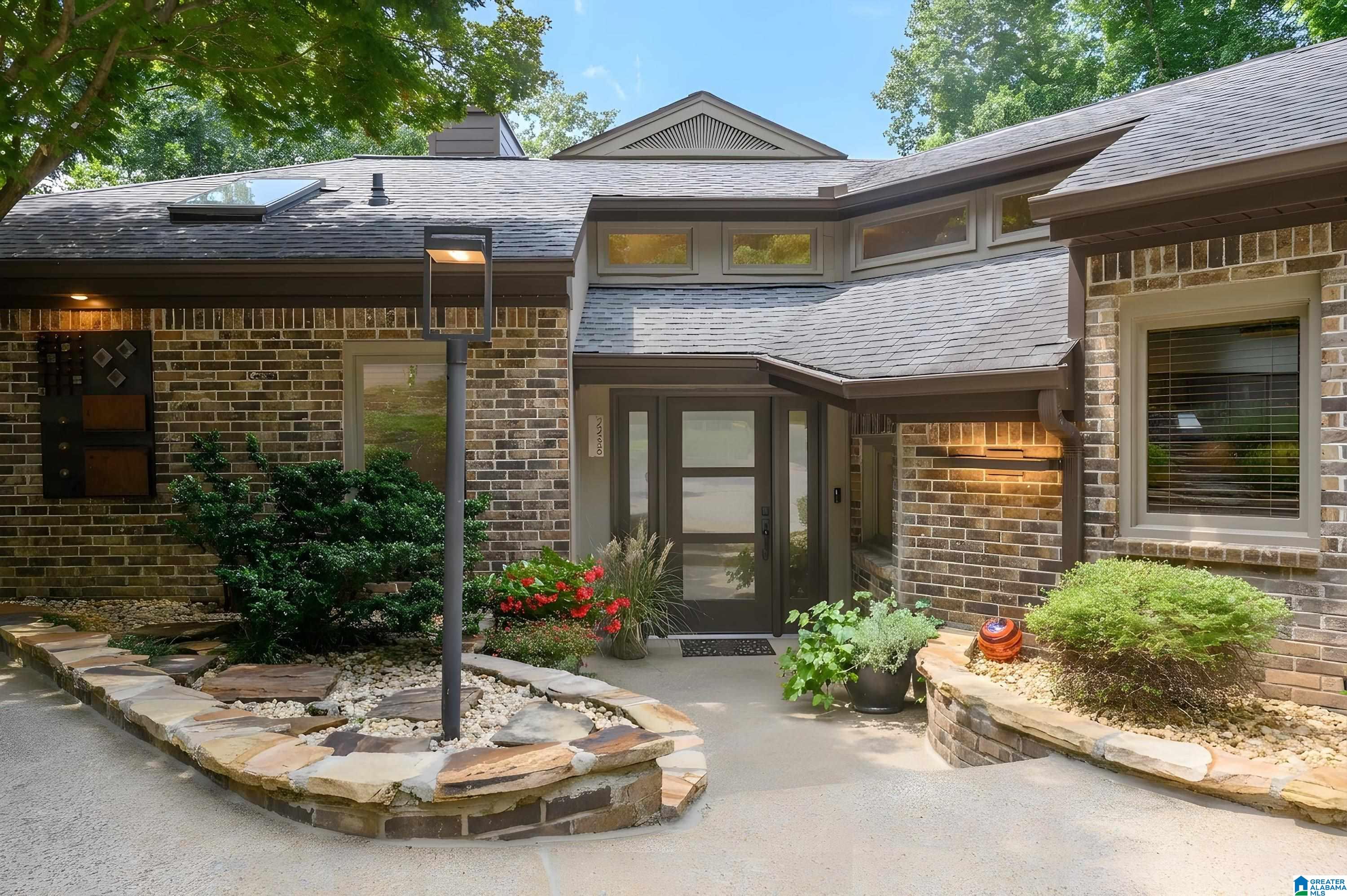 2nd image of 2258 Shady Creek Trail, Vestavia Hills, AL 35216 | MLS# 21459241