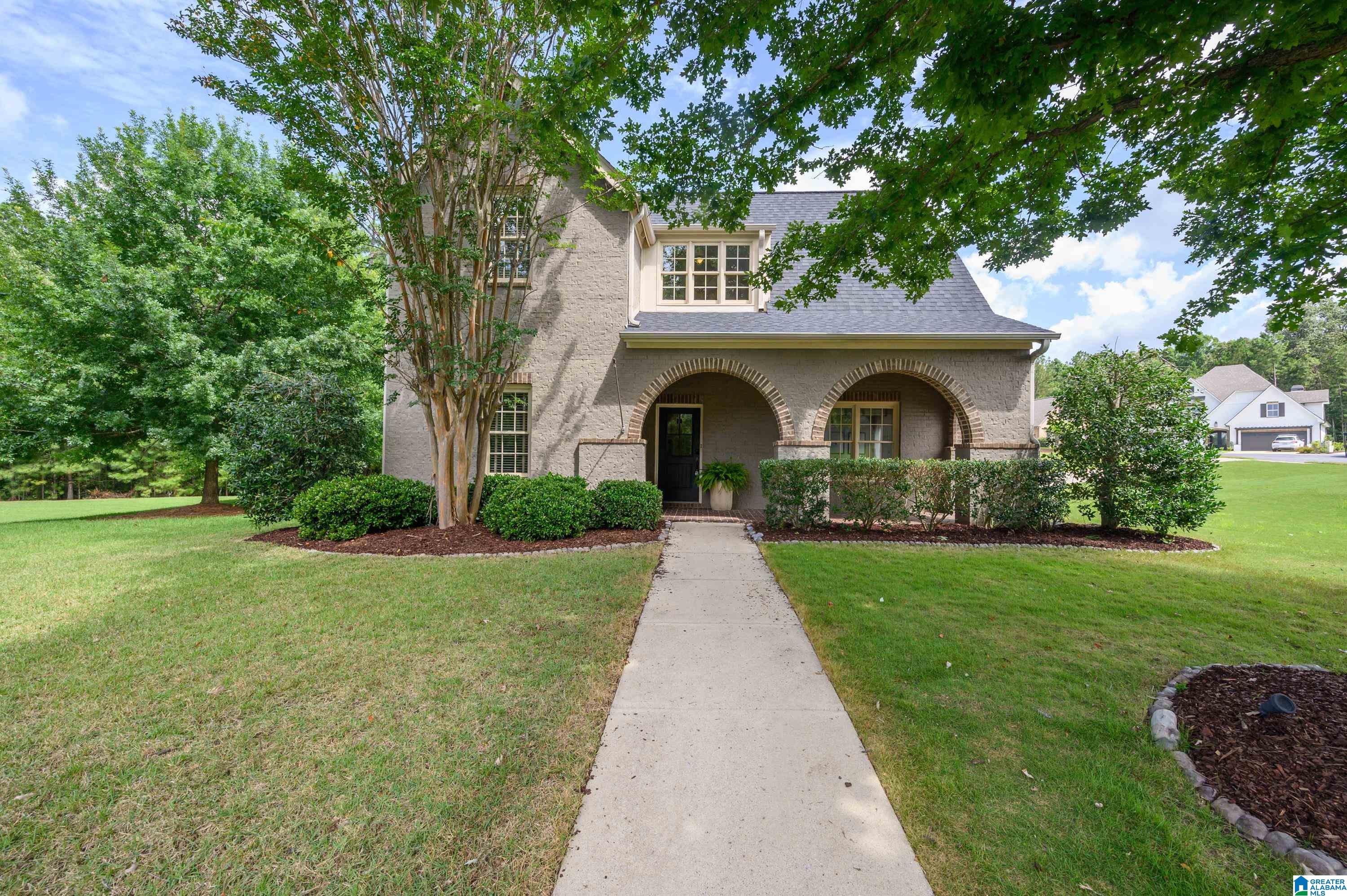 1122 REGENT PARK DRIVE
