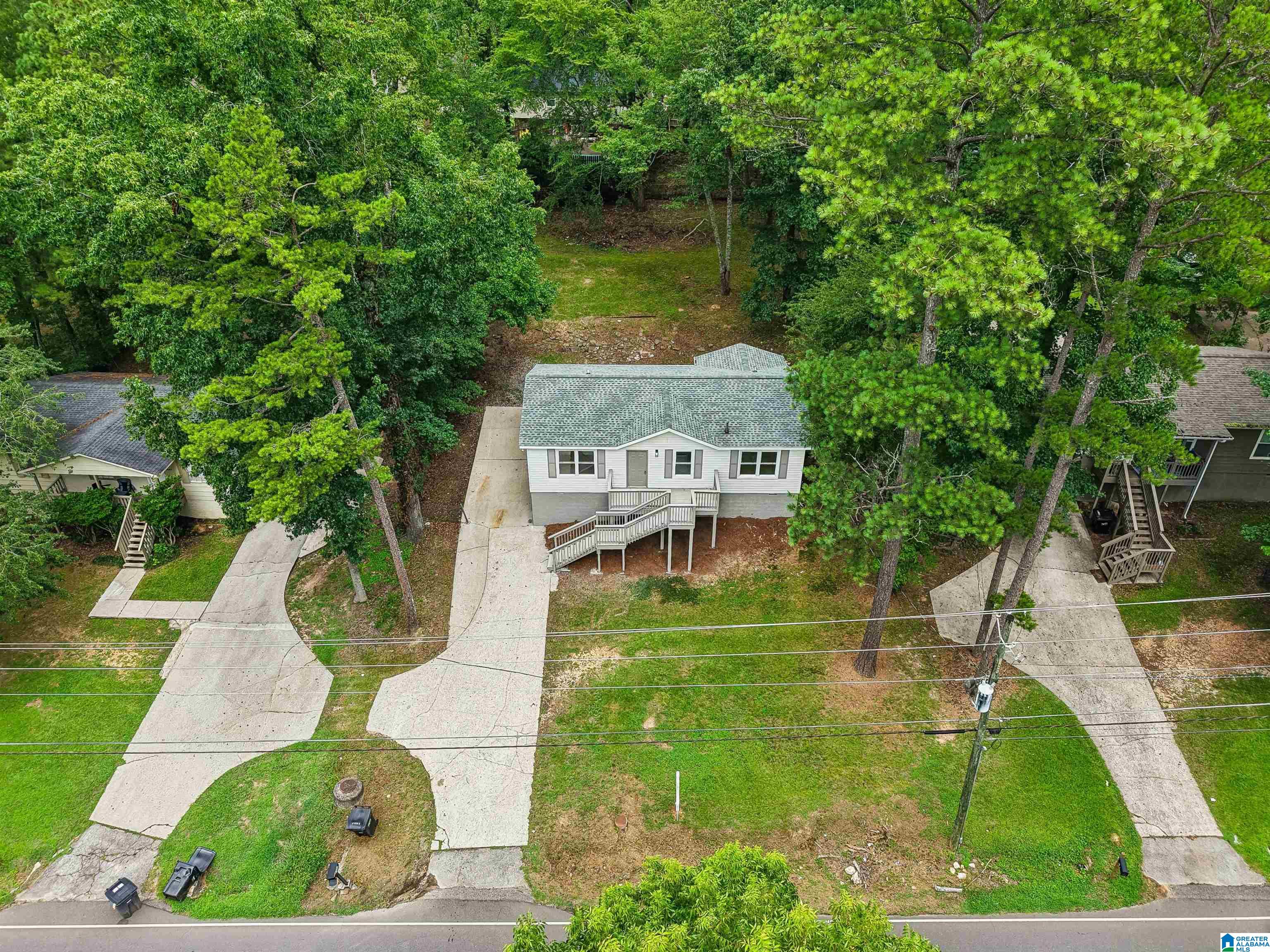 Photo 3 of Single family home for sale at 1688 Brewster Rd, Birmingham, AL 35235 | MLS# 21459256 | Listing updated on 2026-09-14