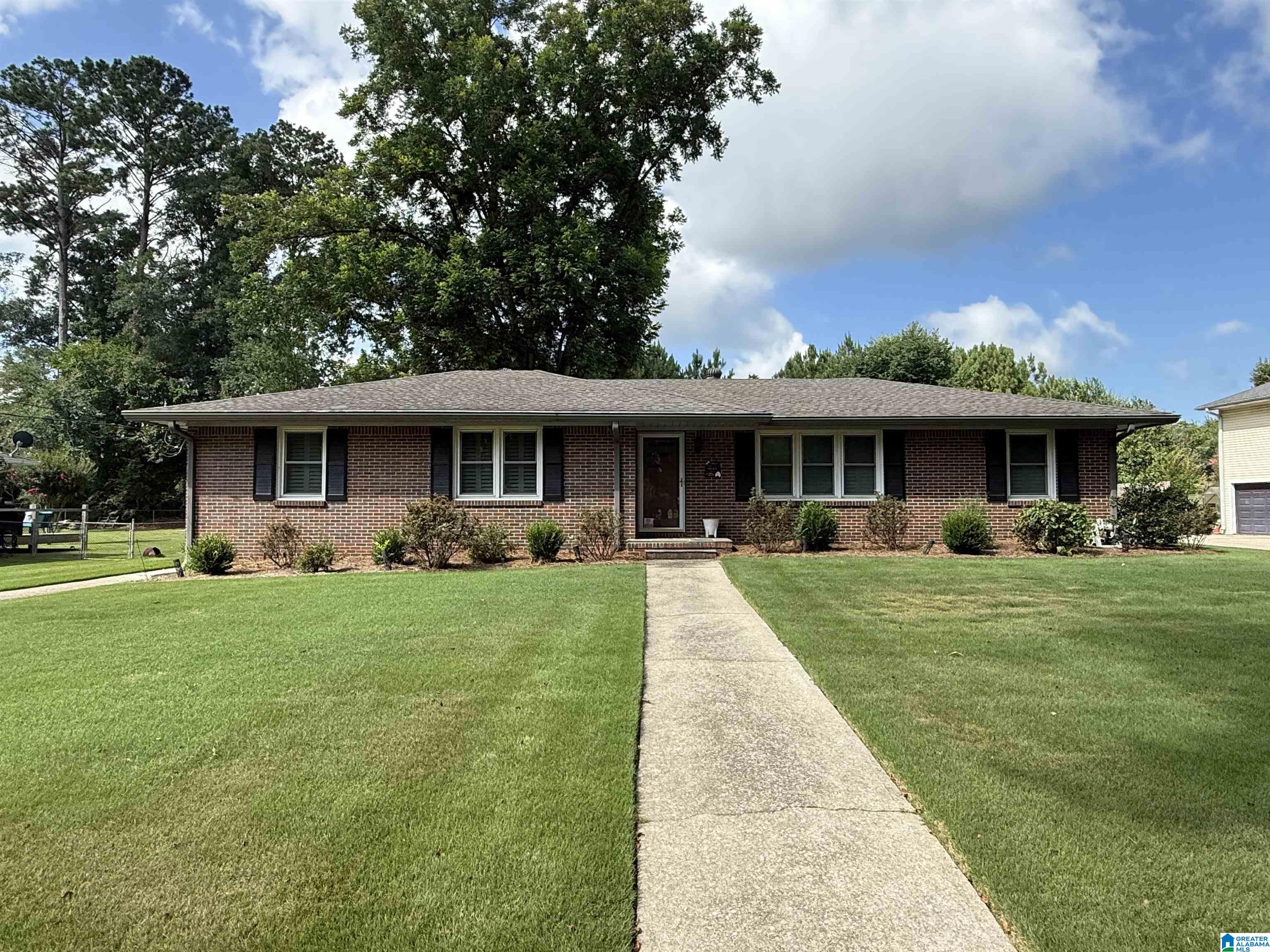 1st image of 511 Birch Street, Trussville, AL 35173 | MLS# 21459259