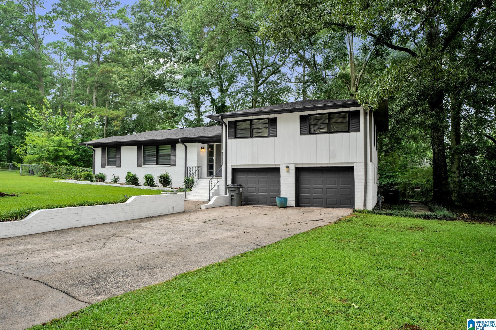 Photo 1 of Single family home for sale at 3319 Crescent Dr, Bessemer, AL 35023 | MLS# 21459300 | Listing updated on 2026-07-28