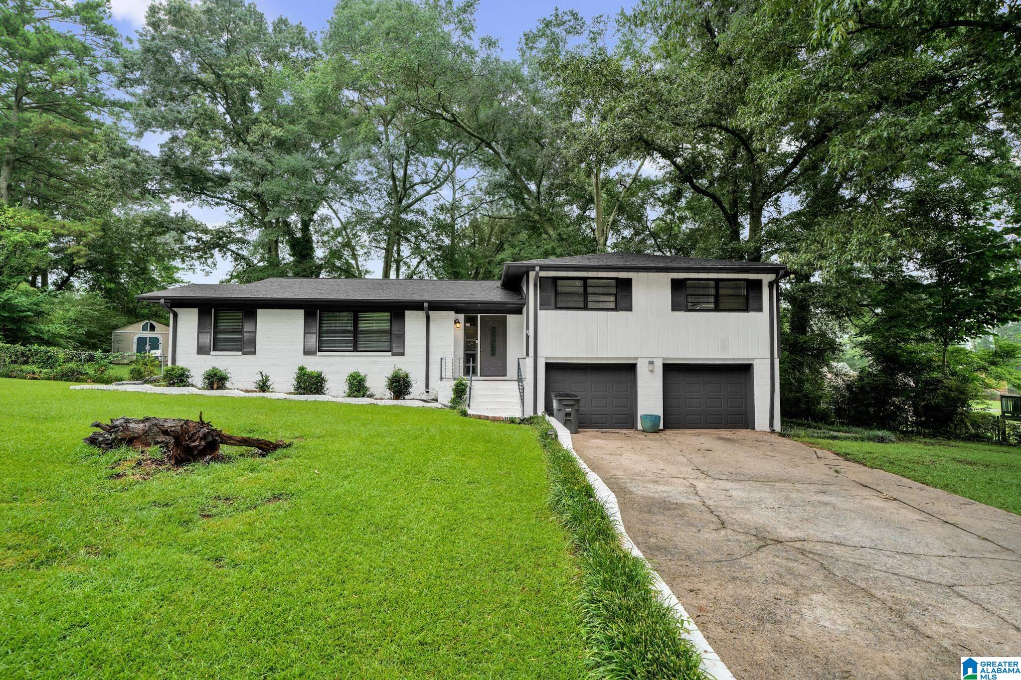 Photo 2 of Single family home for sale at 3319 Crescent Dr, Bessemer, AL 35023 | MLS# 21459300 | Listing updated on 2026-07-28