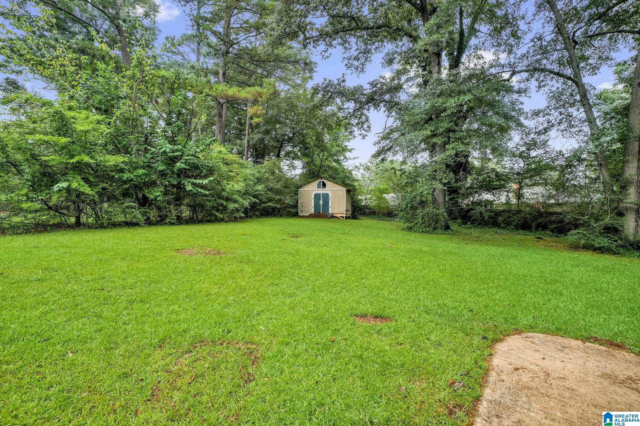 Photo 3 of Single family home for sale at 3319 Crescent Dr, Bessemer, AL 35023 | MLS# 21459300 | Listing updated on 2026-07-28