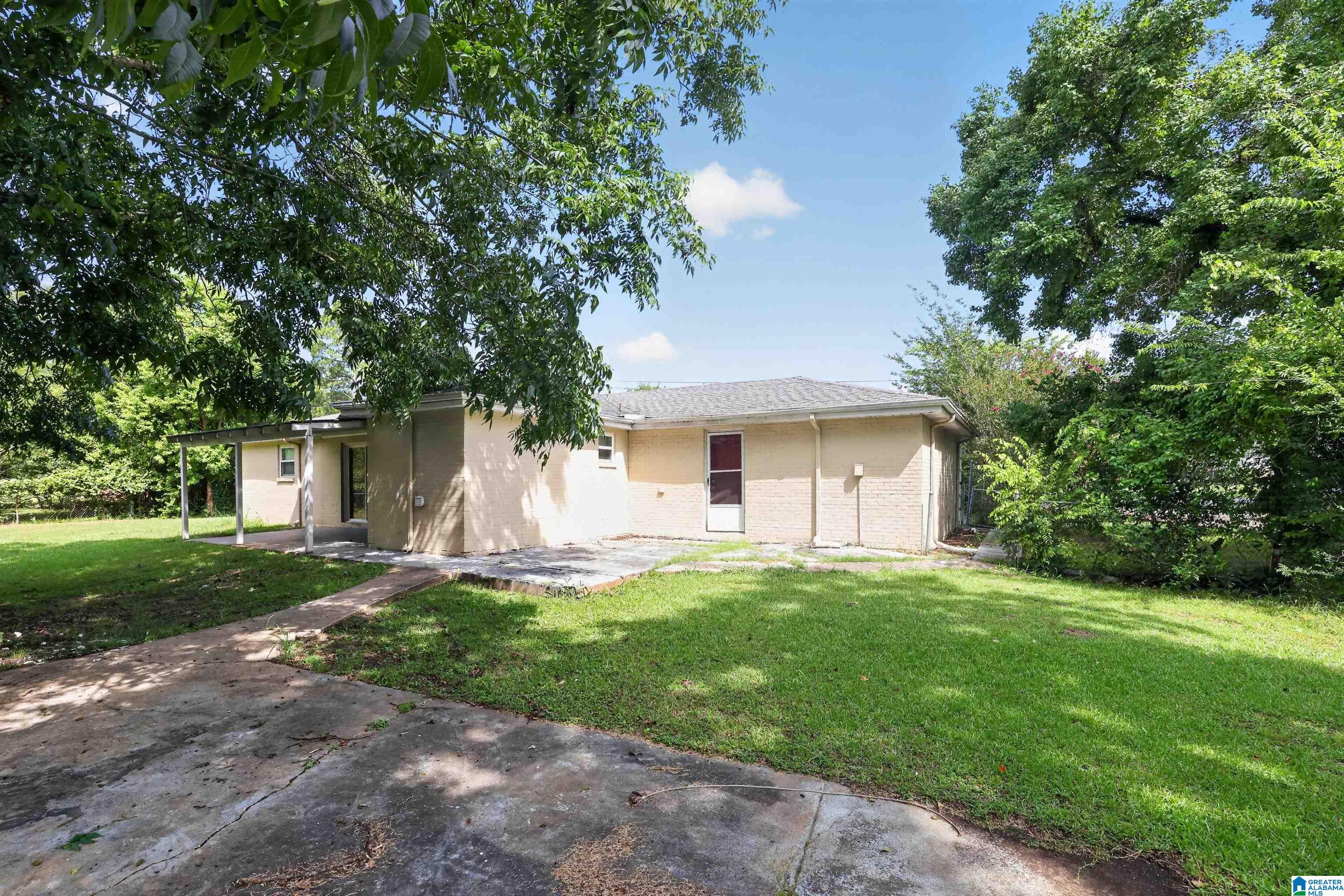 Photo 3 of Sale Pending at 3808 Quenby Dr, Montgomery, AL 36116 | MLS# 21459302 | Listing updated on 2026-09-14