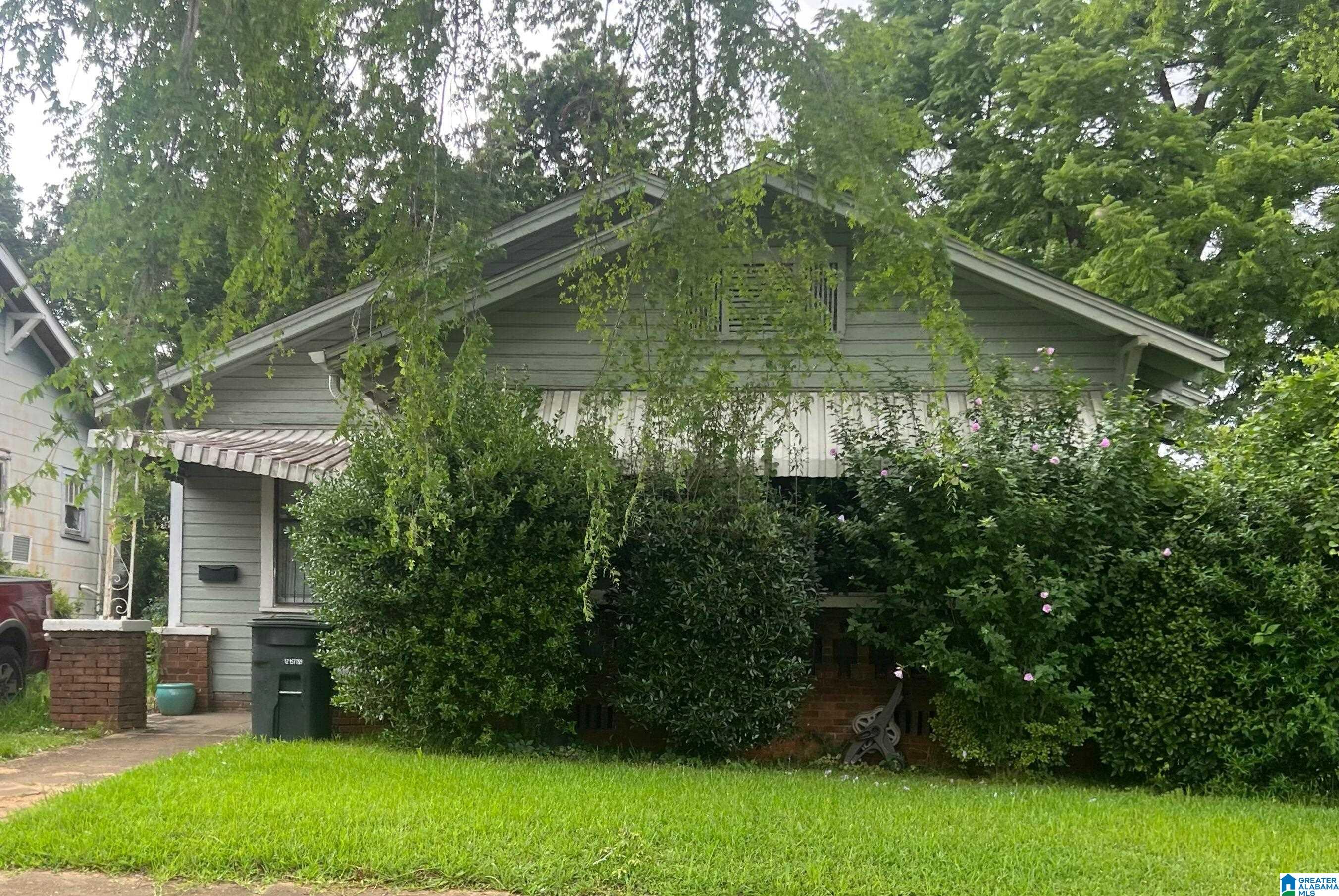 Photo 1 of Single family home for sale at 1217 15th Way Sw, Birmingham, AL 35211 | MLS# 21459308 | Listing updated on 2026-08-28