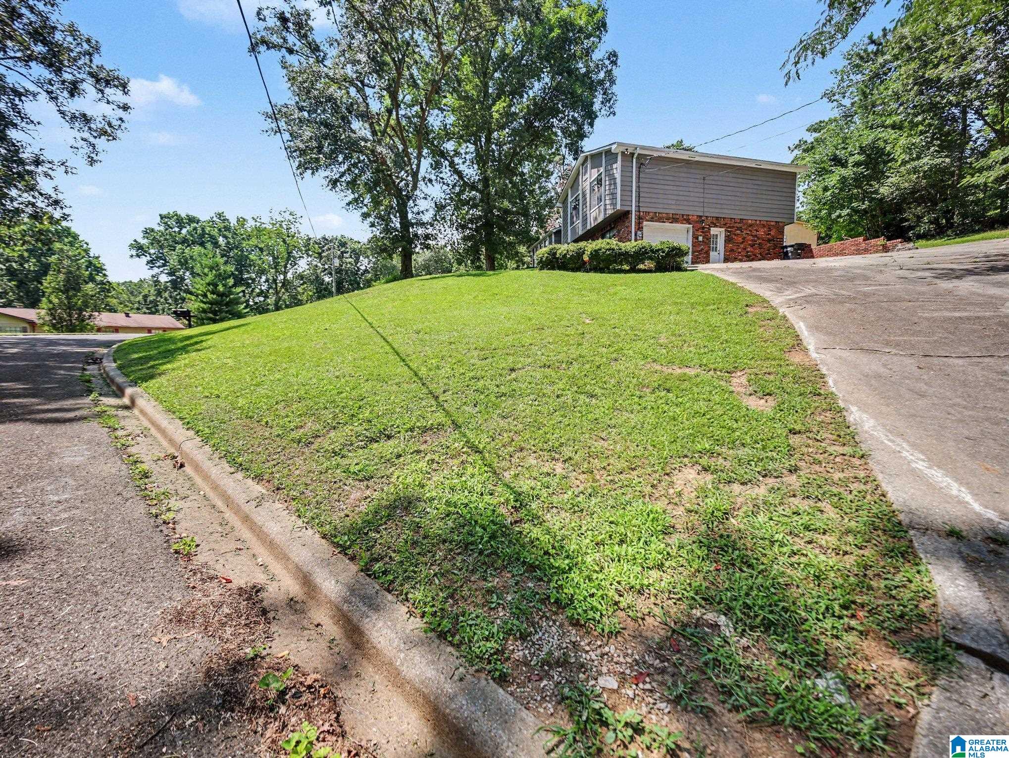 Photo 2 of Single family home for sale at 300 Varden Hl Dr, Birmingham, AL 35214 | MLS# 21459317 | Listing updated on 2026-07-18