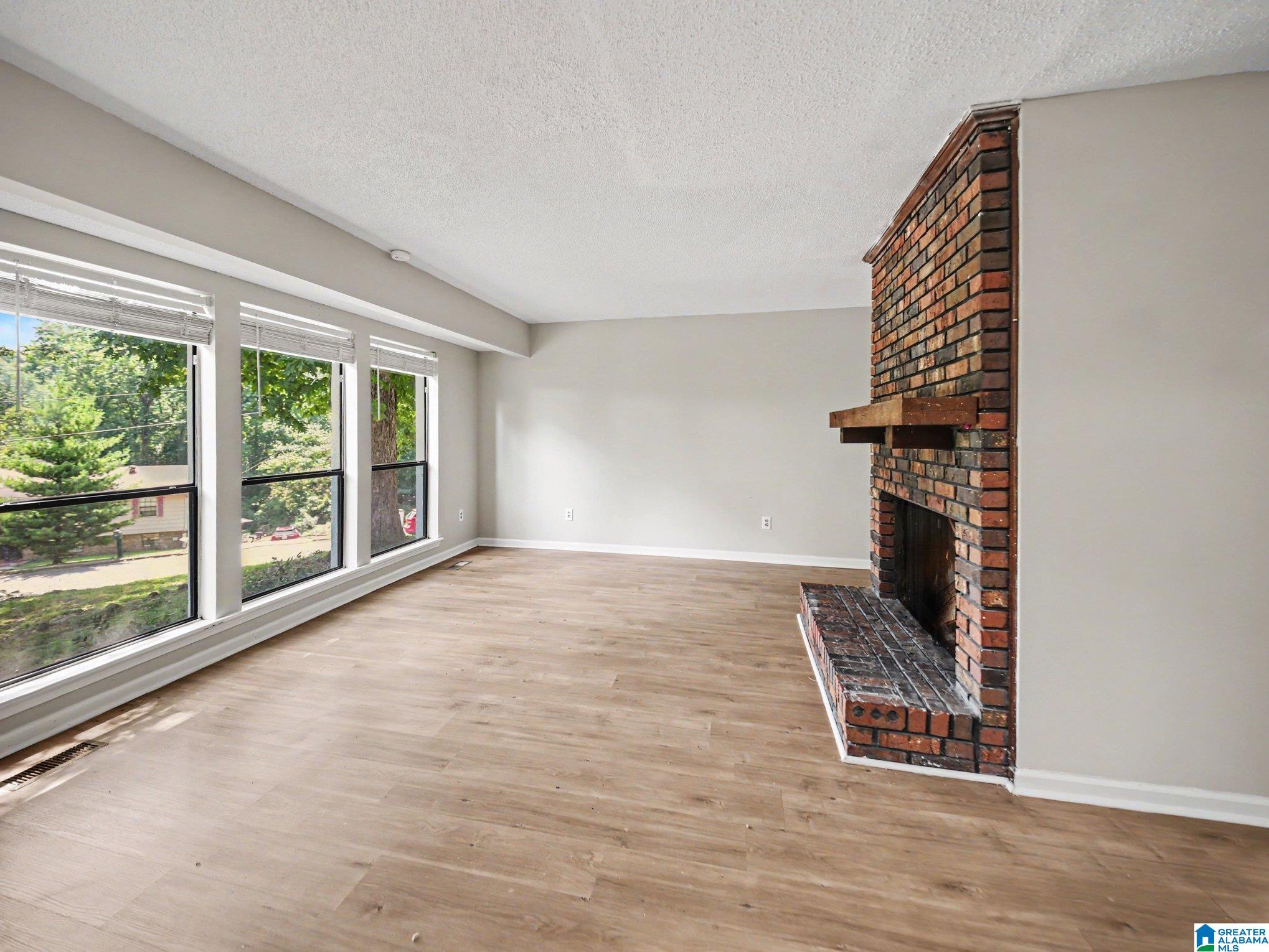 Photo 3 of Single family home for sale at 300 Varden Hl Dr, Birmingham, AL 35214 | MLS# 21459317 | Listing updated on 2026-07-18