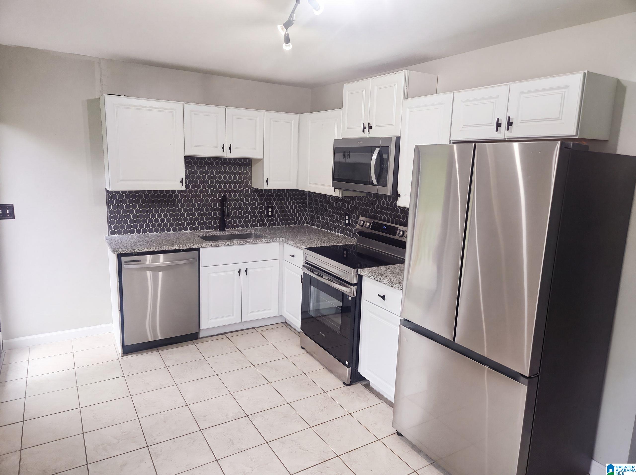2nd image of 1212 2nd Avenue Sw, Alabaster, AL 35007 | MLS# 21459321