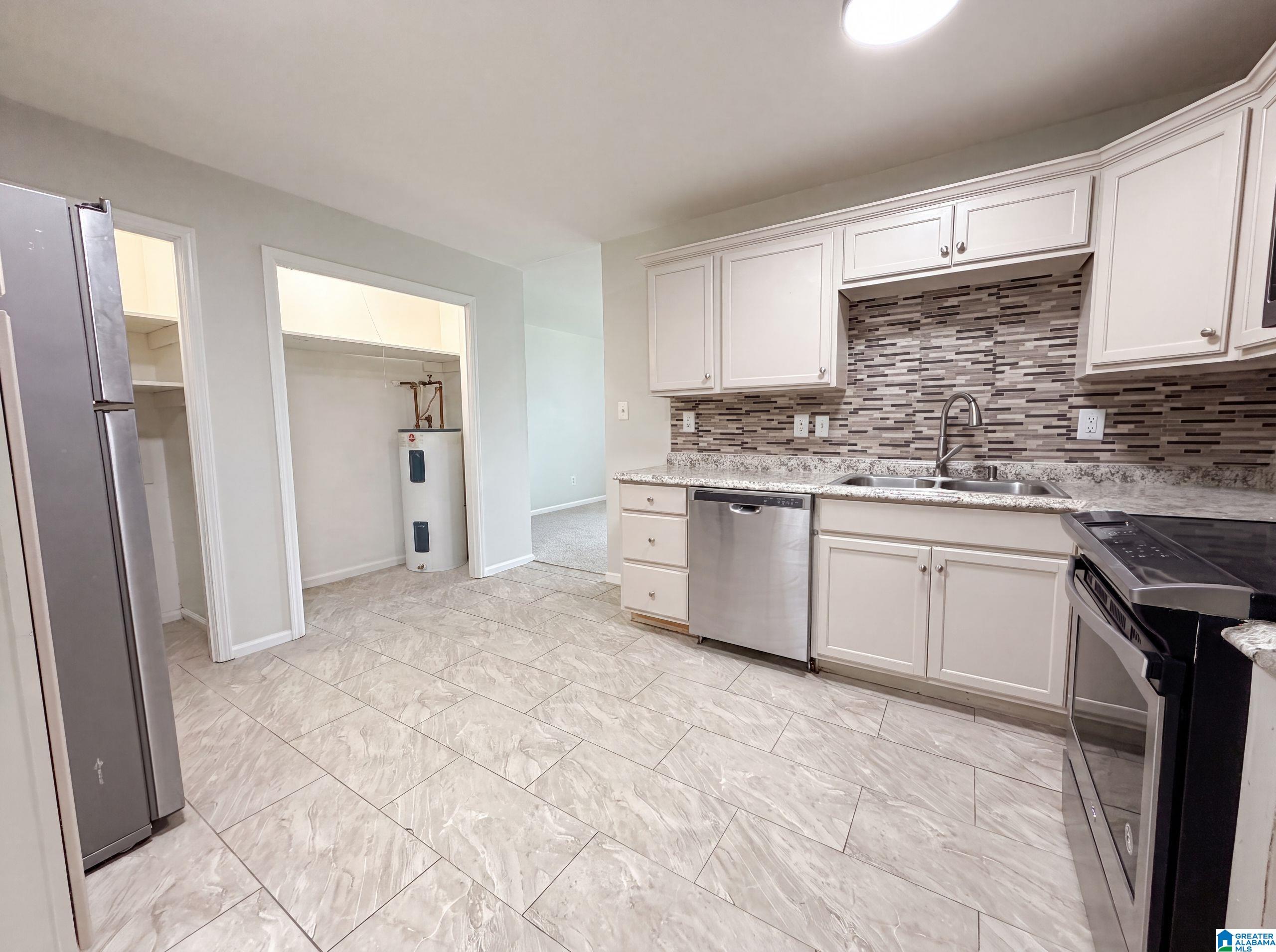 2nd image of 405 Annie Lee Road, Trussville, AL 35173 | MLS# 21459327
