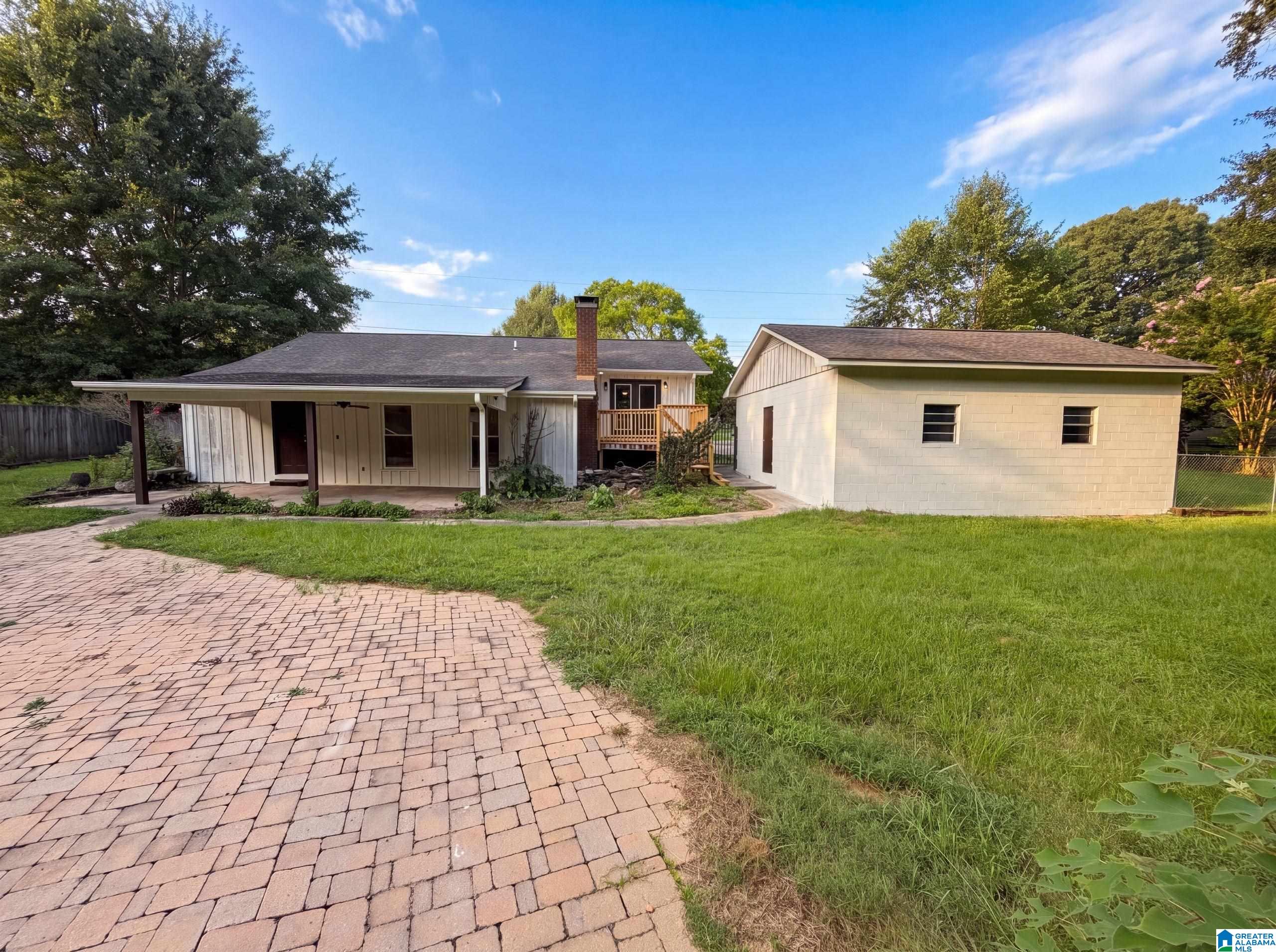 Photo 4 of Single family home for sale at 1007 Normandale Dr, Bessemer, AL 35023 | MLS# 21459329 | Listing updated on 2026-09-17