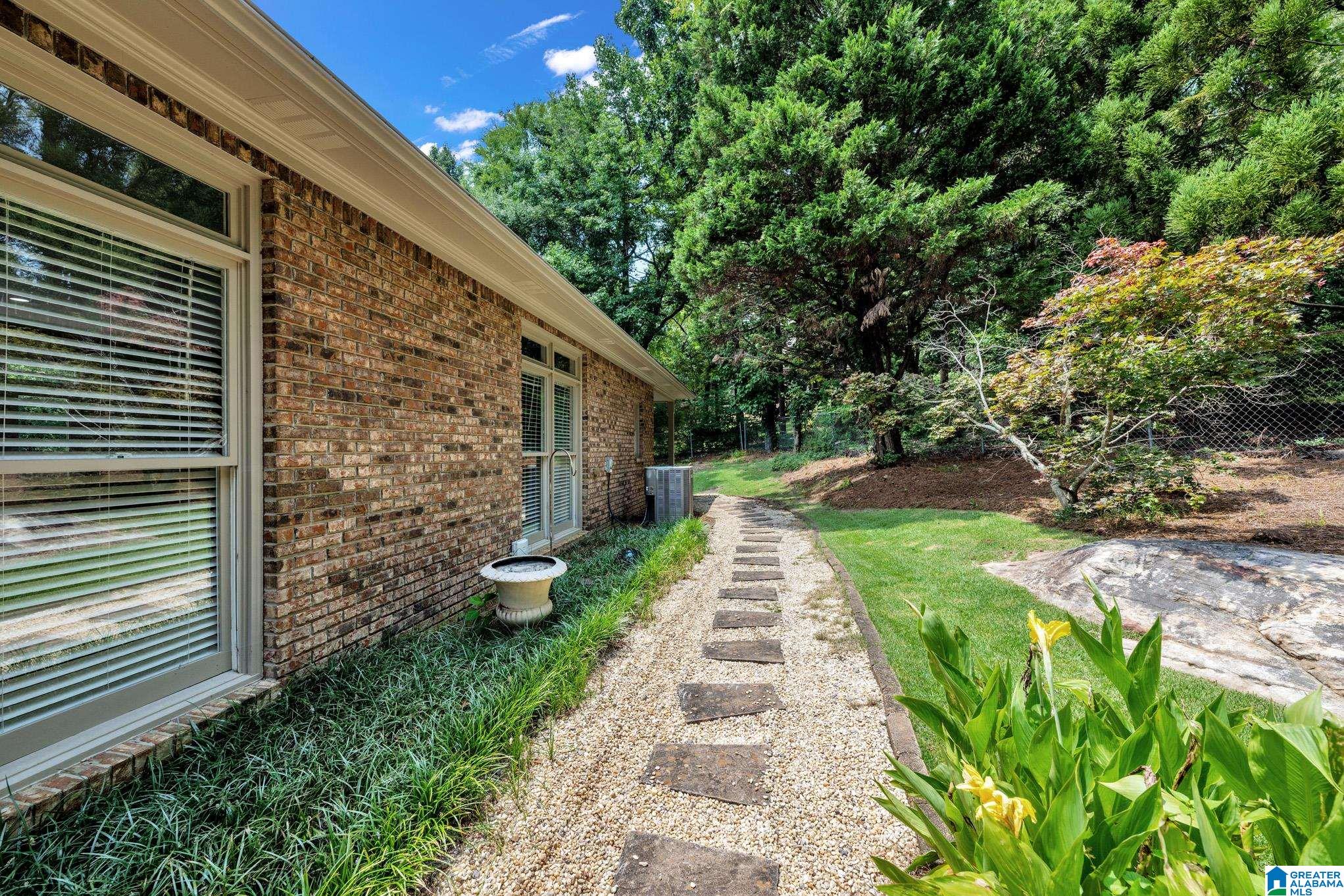 3rd image of 130 Wimberly Dr, Trussville, AL 35173 | MLS# 21459338