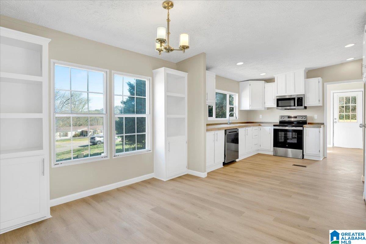 Photo 3 of Single family home for sale at 837 Roulain Rd, Odenville, AL 35120 | MLS# 21459362 | Listing updated on 2026-09-03