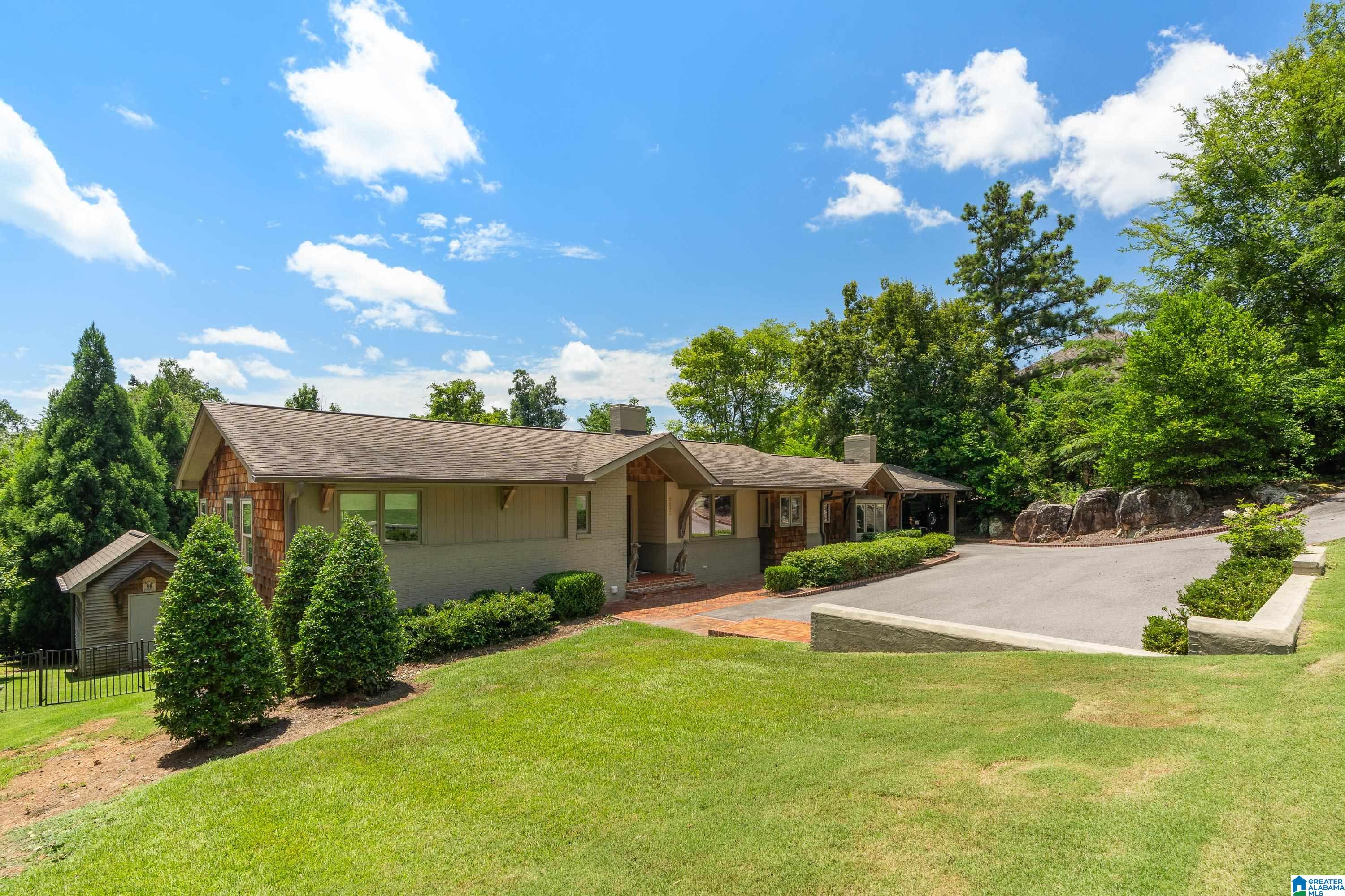 3rd image of 2225 Peacock Lane, Mountain Brook, AL 35223 | MLS# 21459373