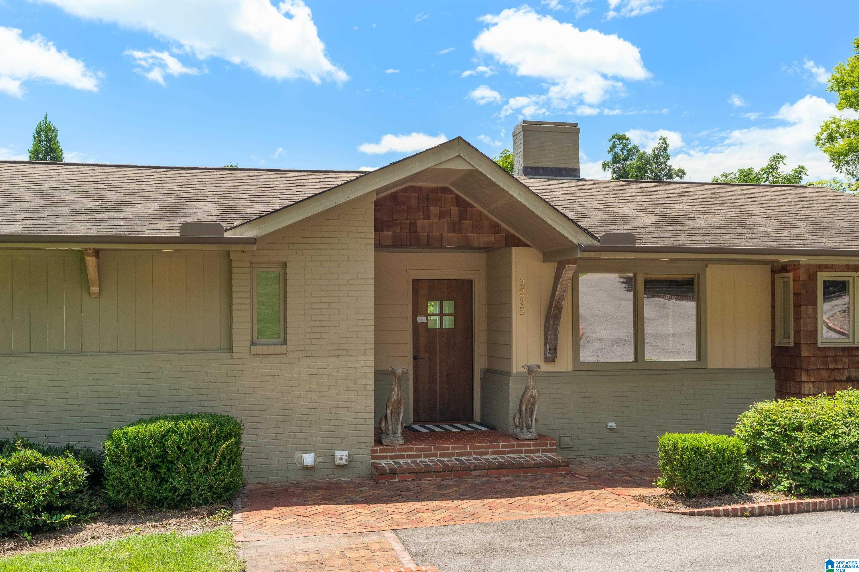 4th image of 2225 Peacock Lane, Mountain Brook, AL 35223 | MLS# 21459373