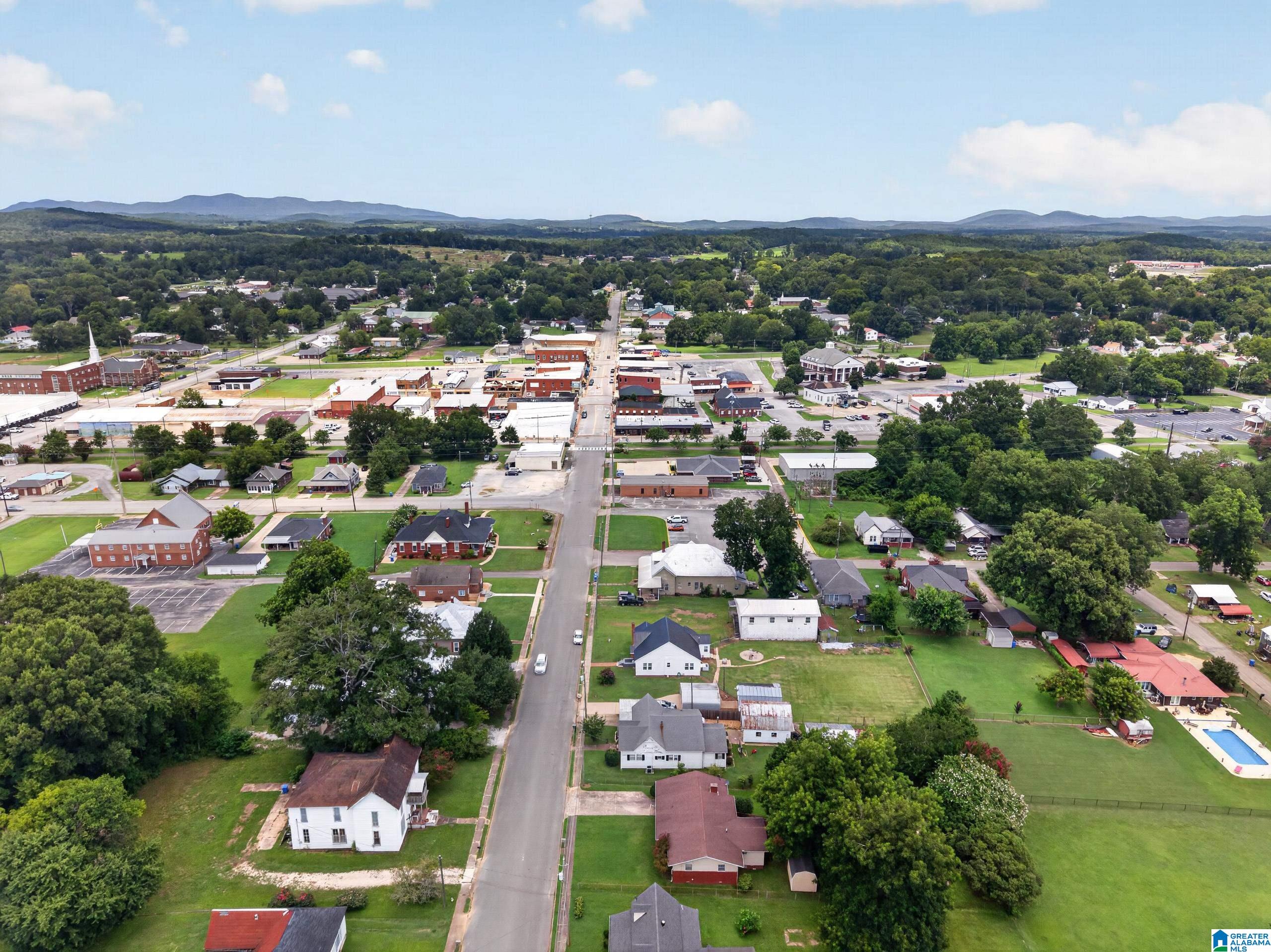 4th image of 206 S Center Avenue, Piedmont, AL 36272 | MLS# 21459404
