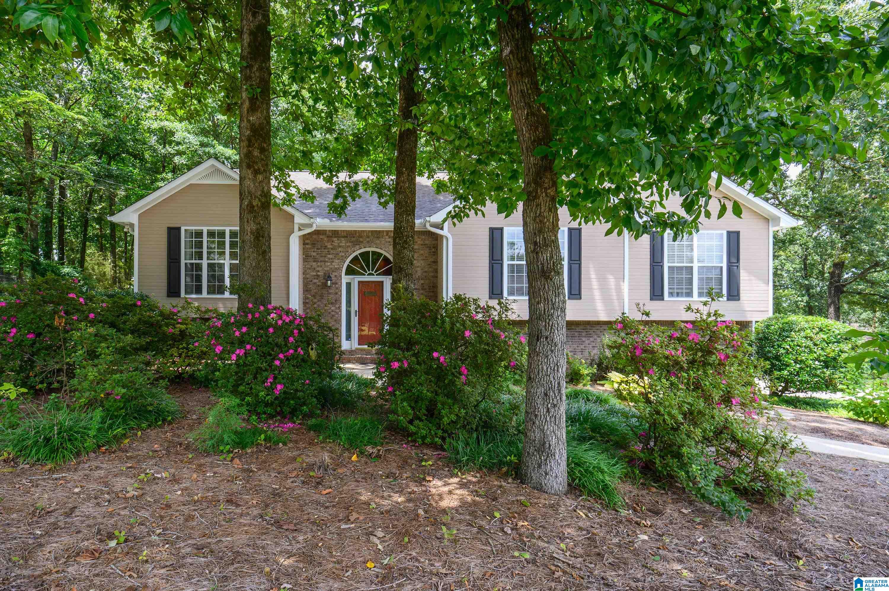 3rd image of 104 Forest Hills Circle, Alabaster, AL 35007 | MLS# 21459428