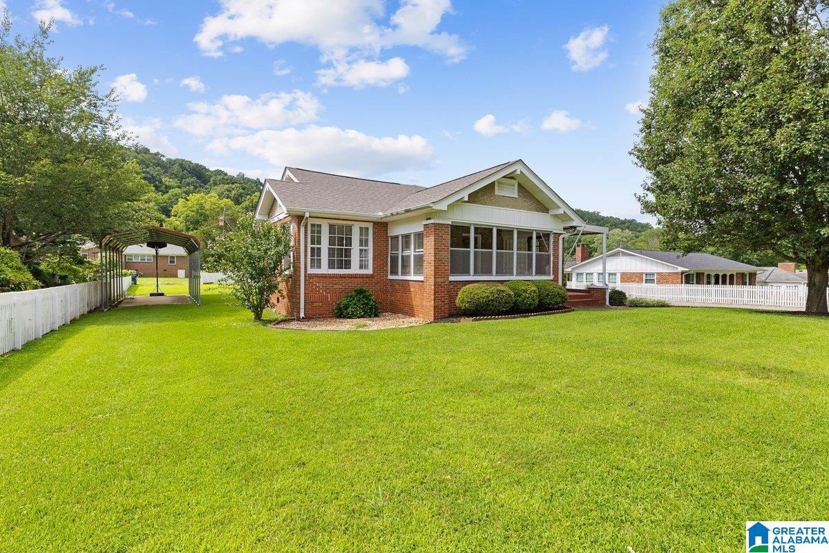 2nd image of 306 5th Avenue E, Oneonta, AL 35121 | MLS# 21459452