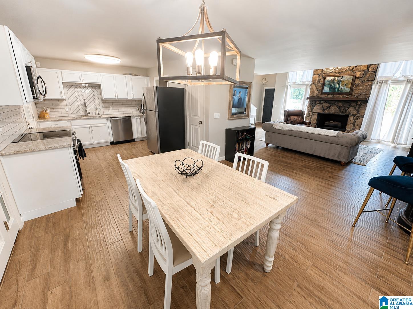 Photo 3 of Townhouse for sale at 1986 Chandalar Ct, Pelham, AL 35124 | MLS# 21459491 | Listing updated on 2026-09-09