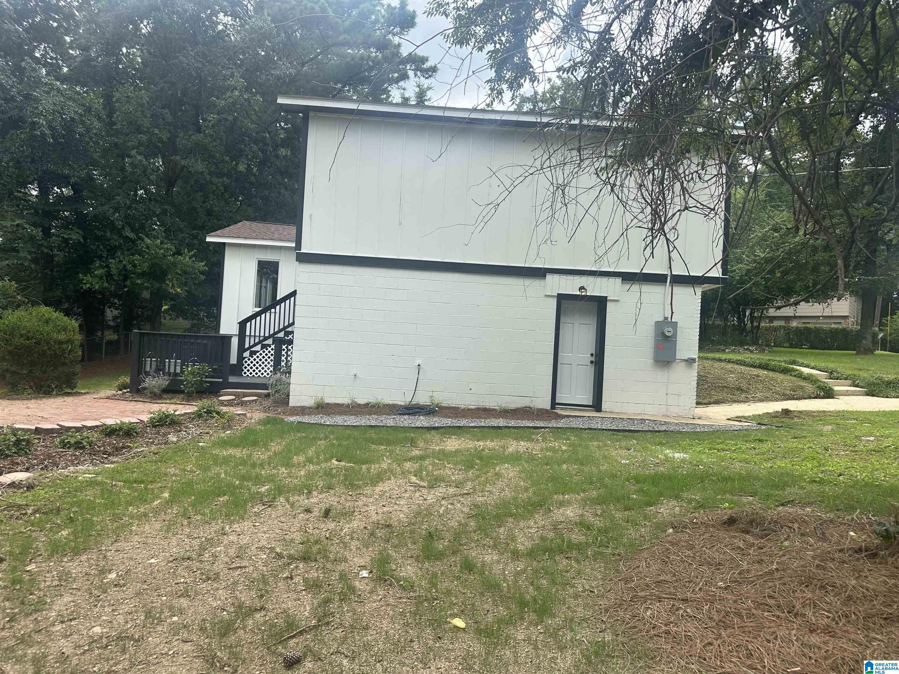 2nd image of 227 27th Court Circle Nw, Center Point, AL 35215 | MLS# 21459499