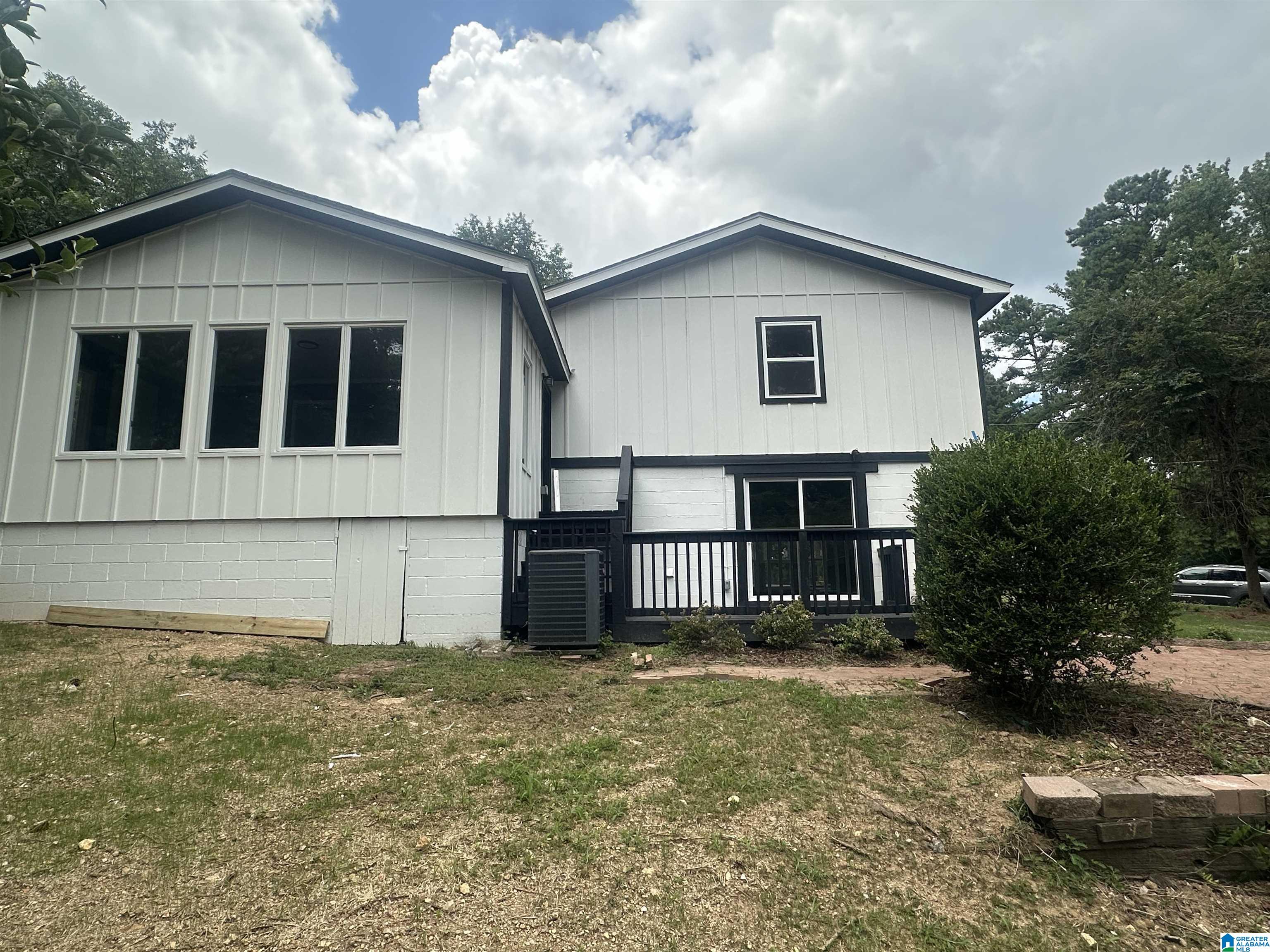 Photo 3 of Single family home for sale at 227 27th Court Cir Nw, Center Point, AL 35215 | MLS# 21459499 | Listing updated on 2026-08-21